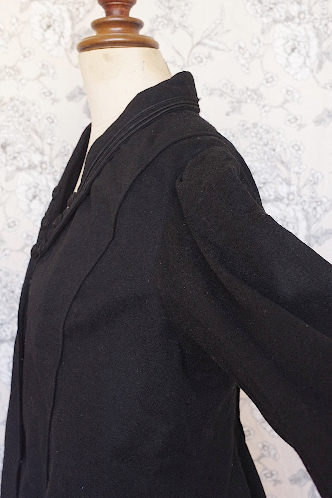 vêtement antique アンティークジャケット veste noir .FR a l'epoque