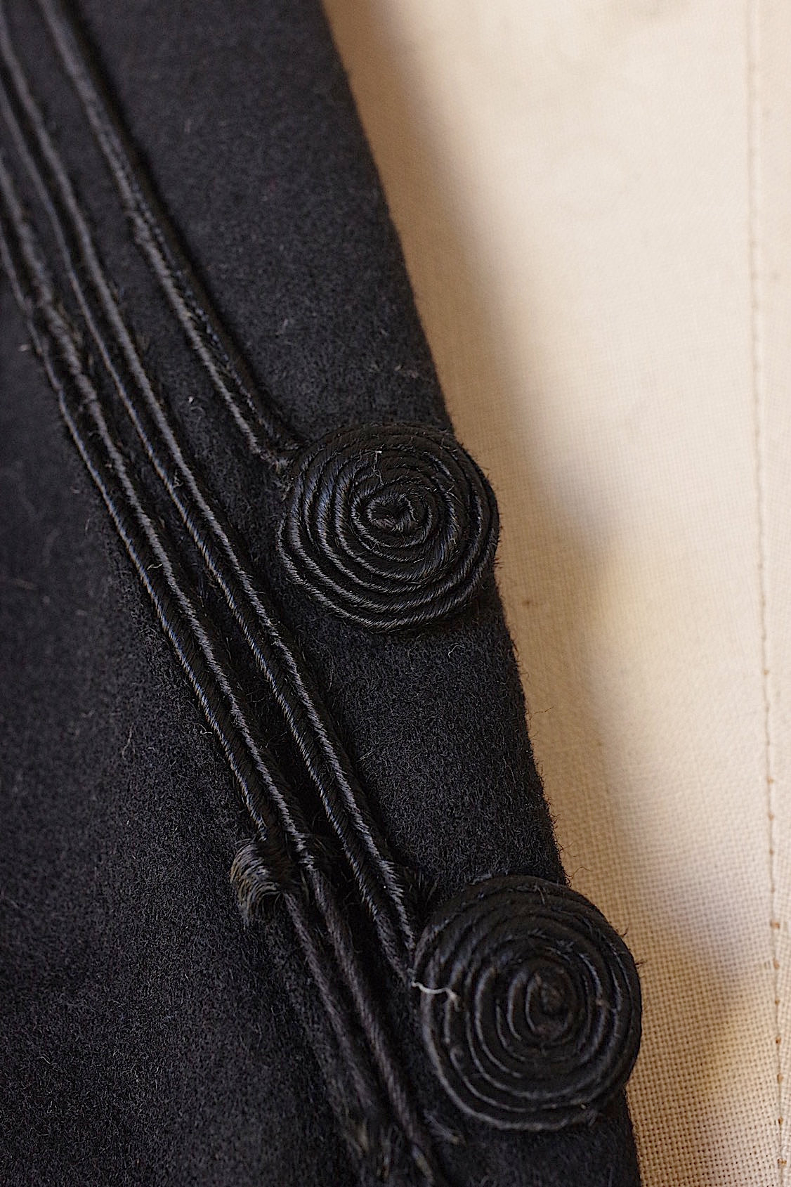 vêtement antique アンティークジャケット veste noir .FR a l'epoque