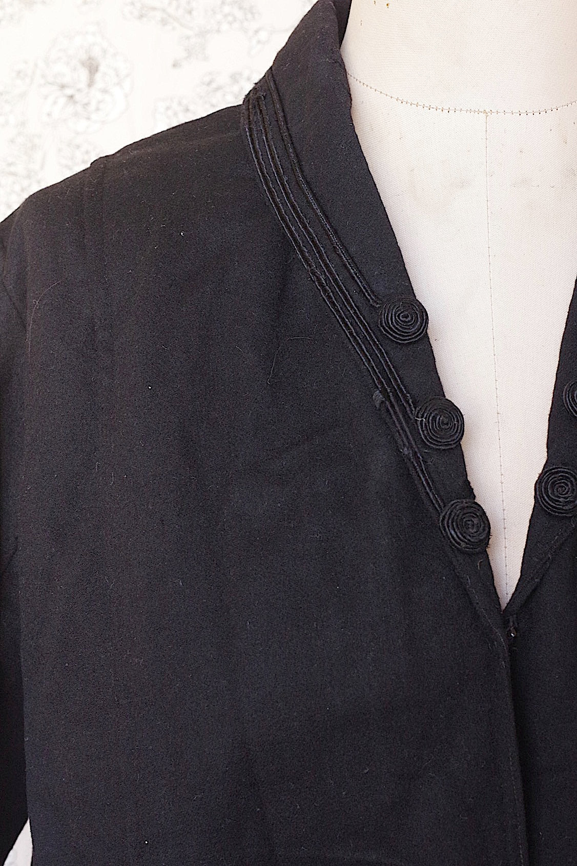 vêtement antique アンティークジャケット veste noir .FR a l'epoque