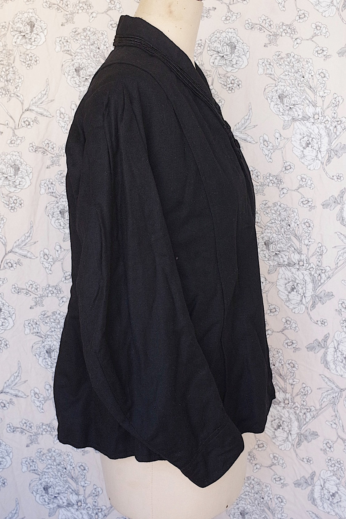 vêtement antique アンティークジャケット veste noir .FR a l'epoque