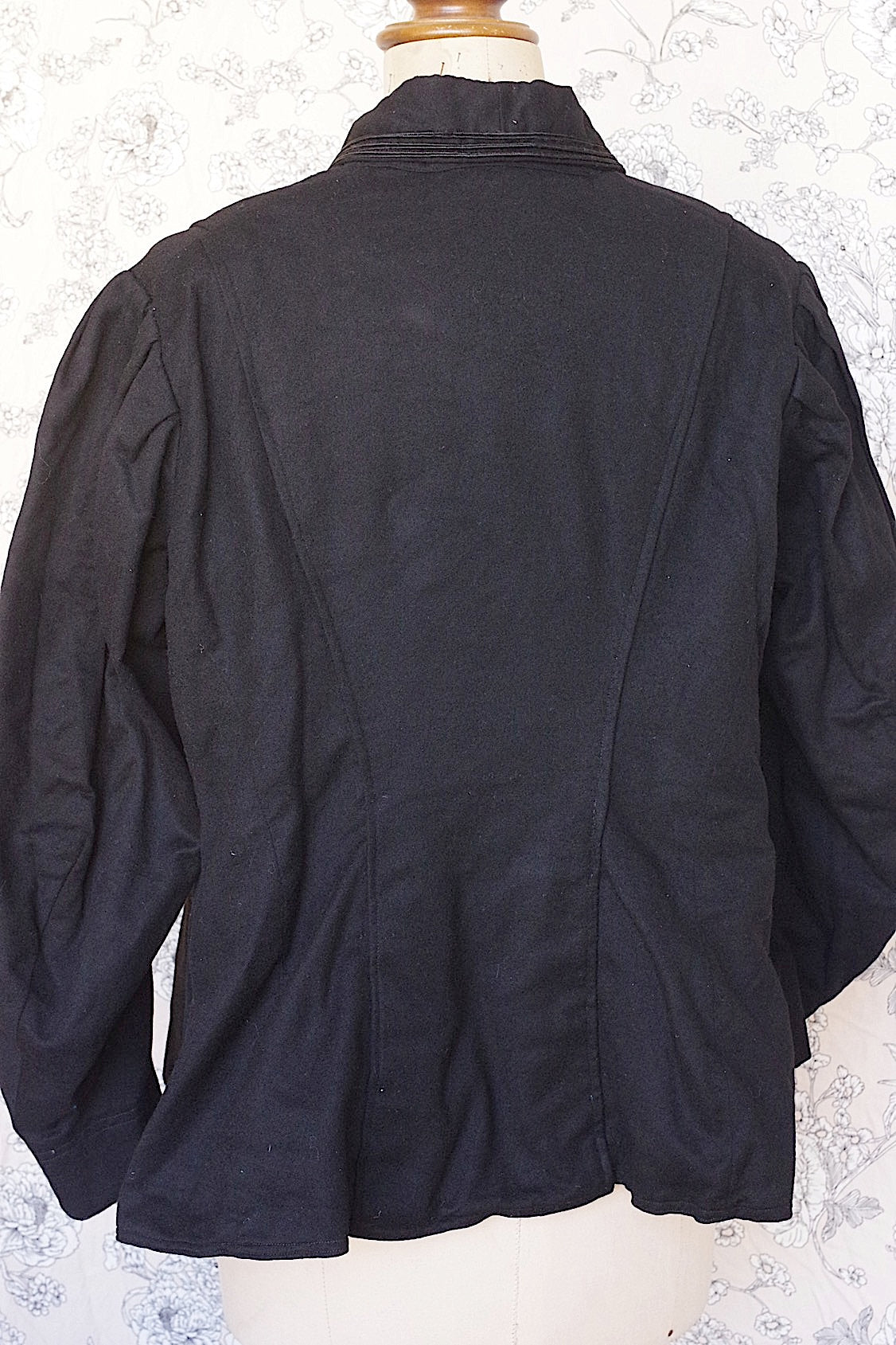 vêtement antique アンティークジャケット veste noir .FR a l'epoque