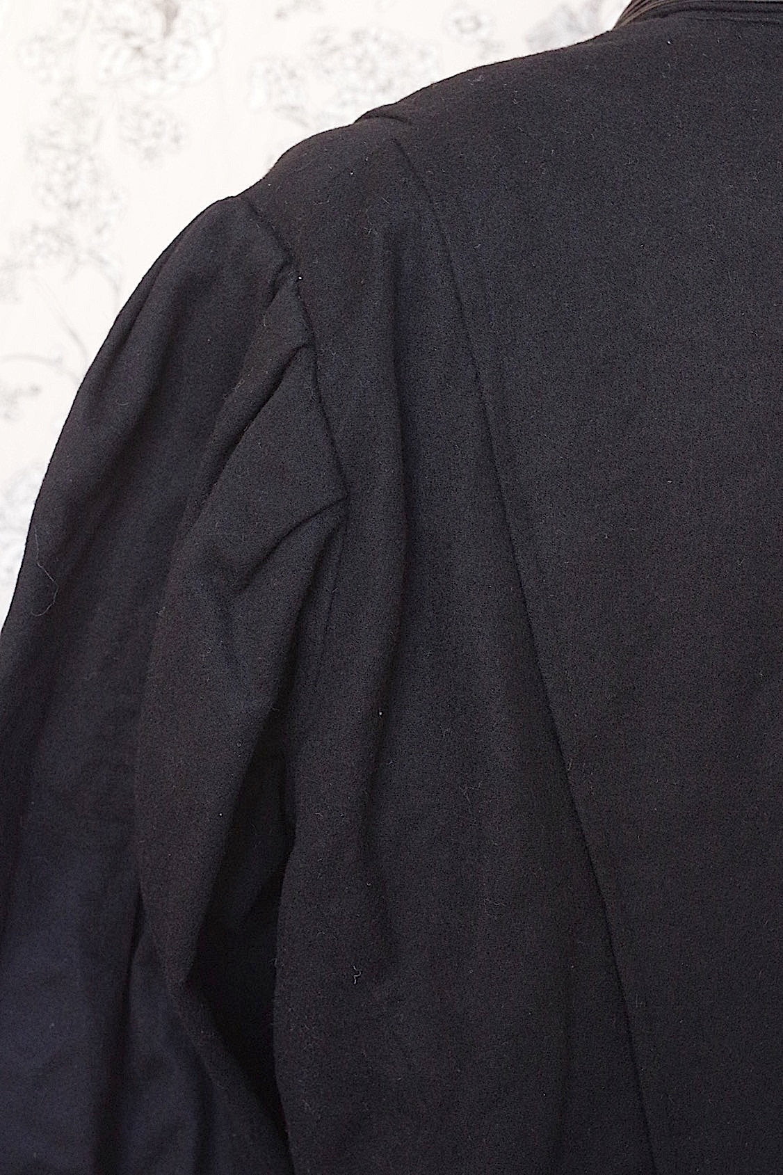 vêtement antique アンティークジャケット veste noir .FR a l'epoque