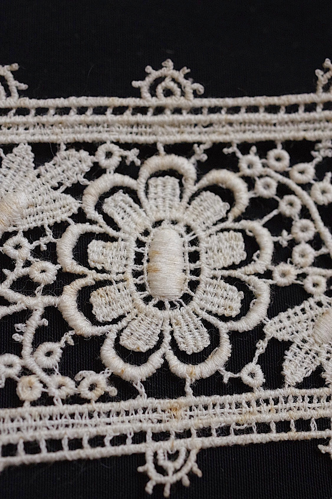 dentelle antique アンティークレース 415cm