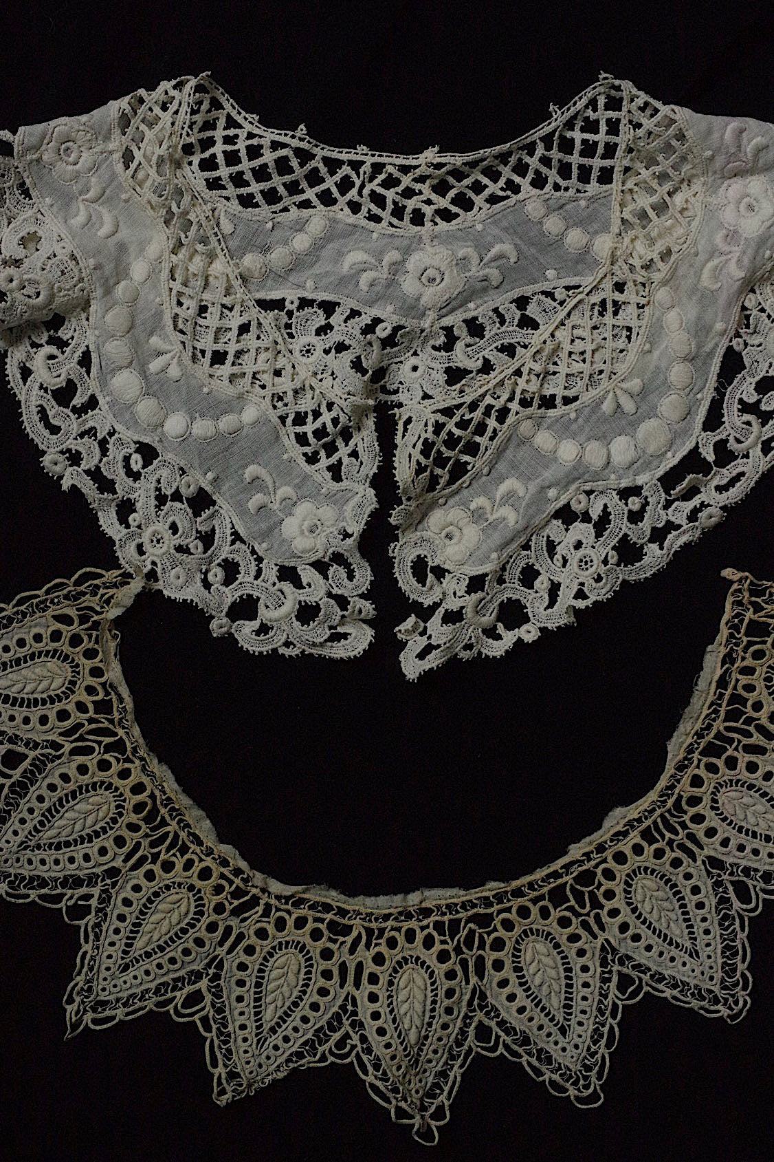 dentelle antique アンティークレース 襟2つ