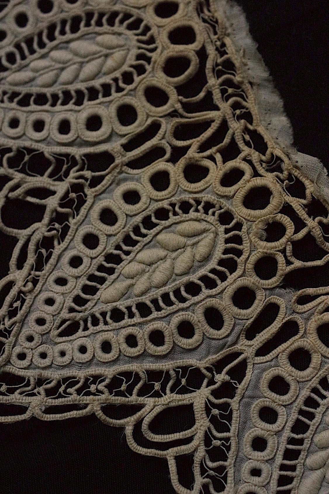 dentelle antique アンティークレース 襟2つ