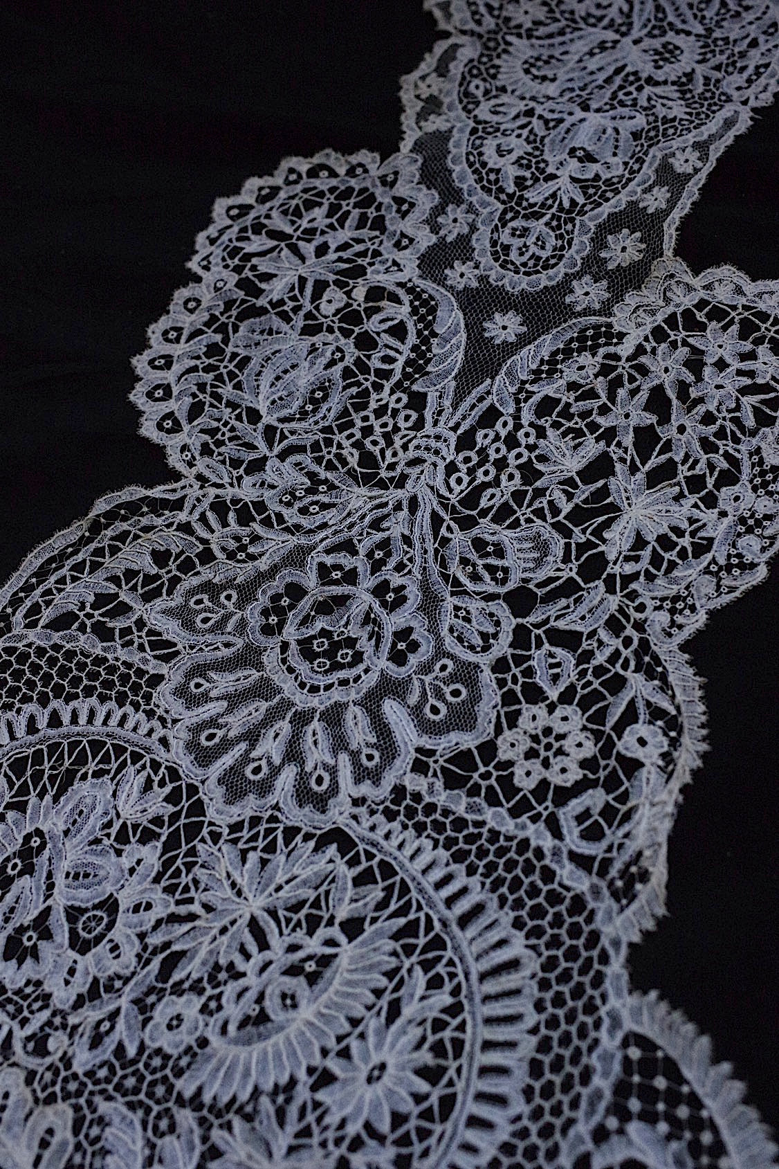 dentelle antique アンティークレース ラペット2