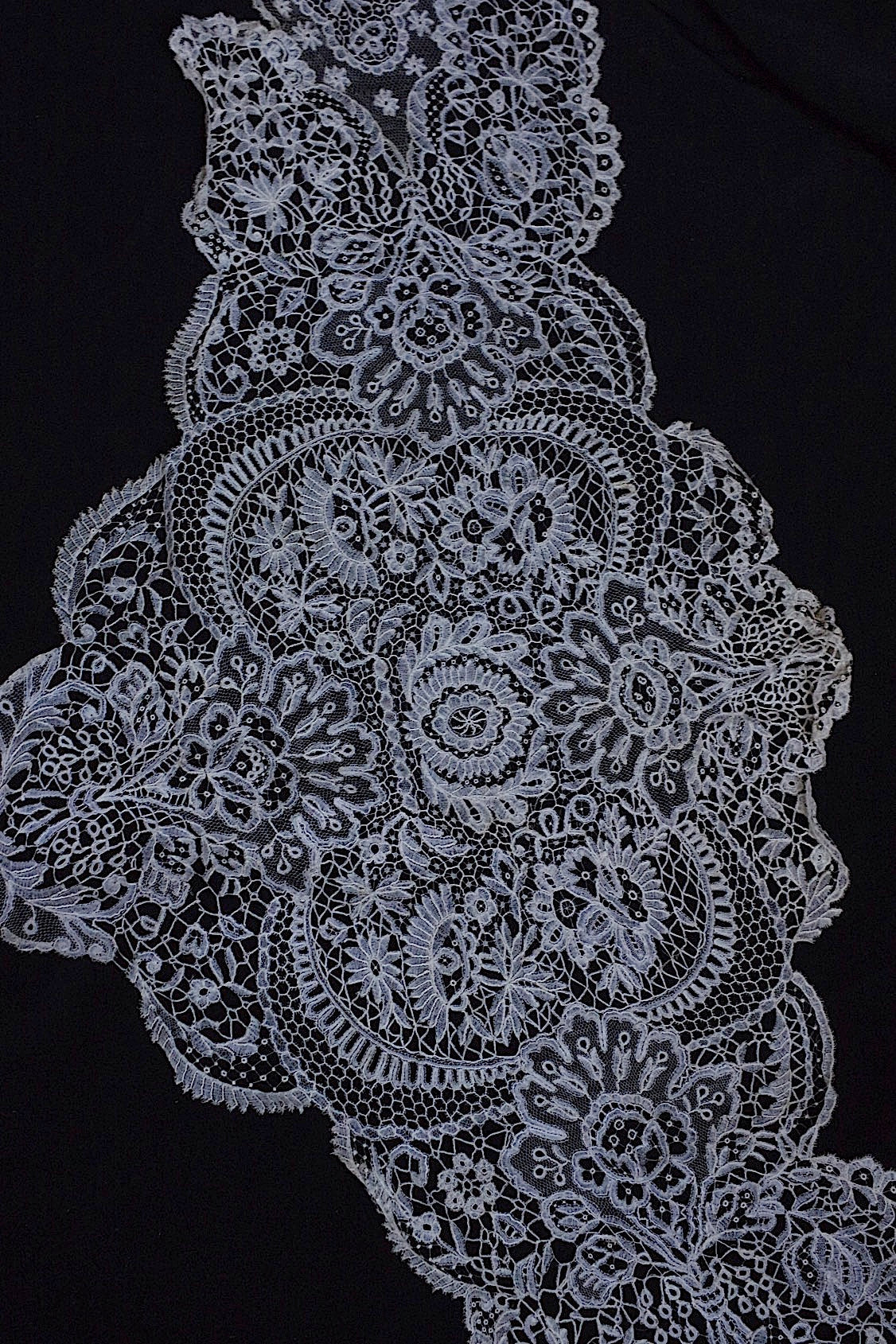 dentelle antique アンティークレース ラペット2