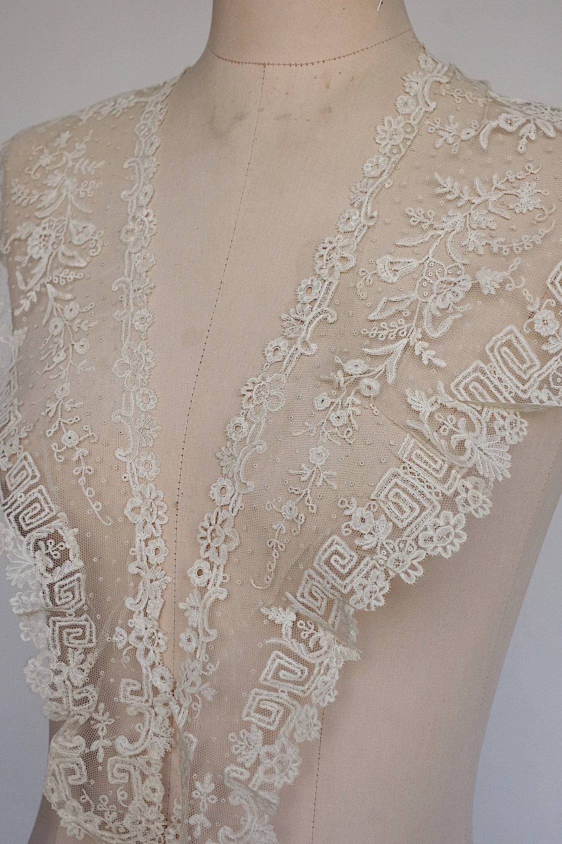 dentelle antique アンティークレース ケープ