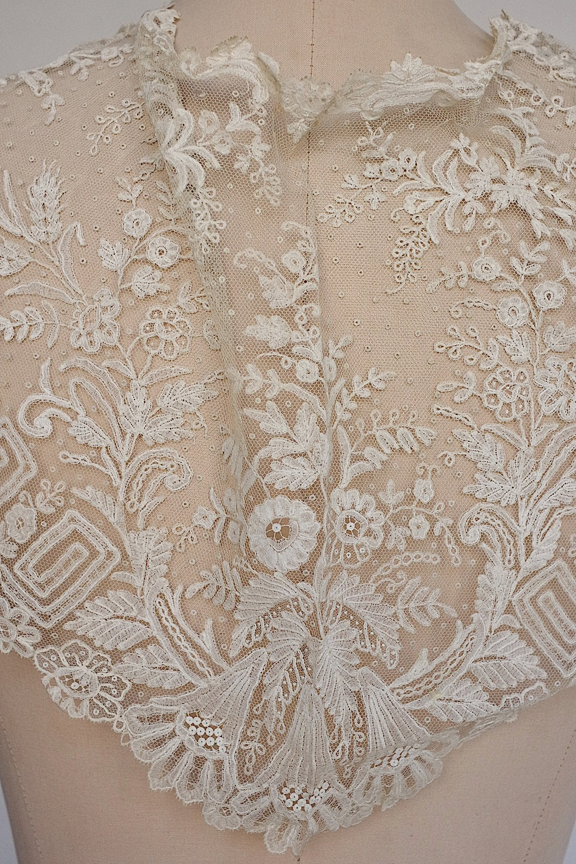 dentelle antique アンティークレース ケープ