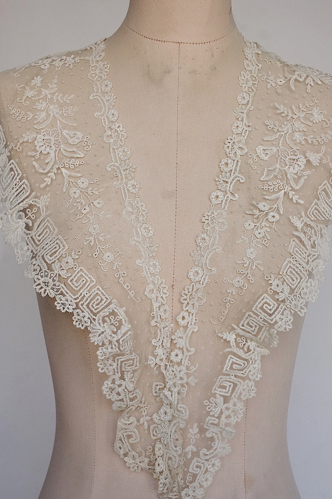 dentelle antique アンティークレース ケープ