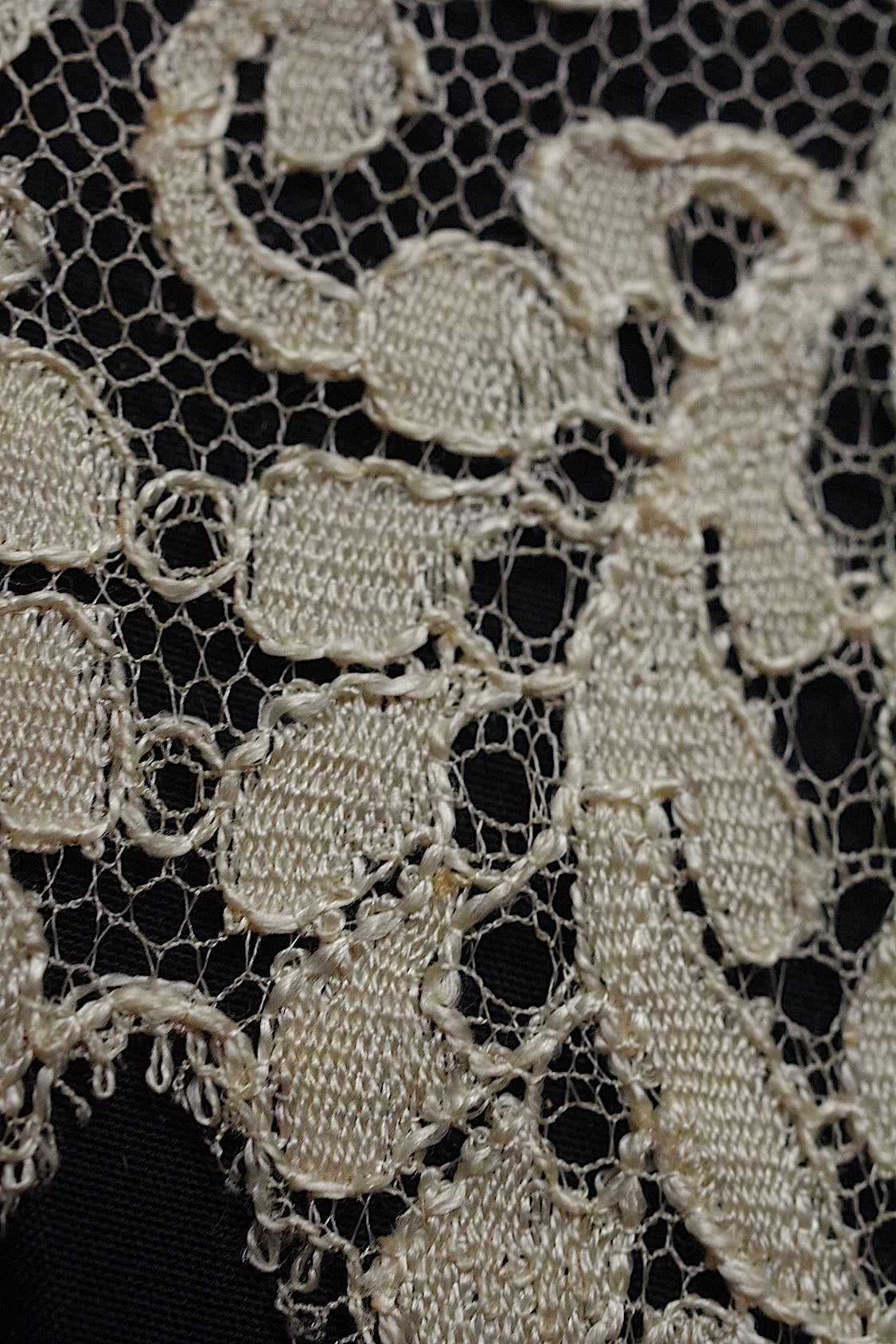 dentelle antique アンティークレース ブロンド 2本