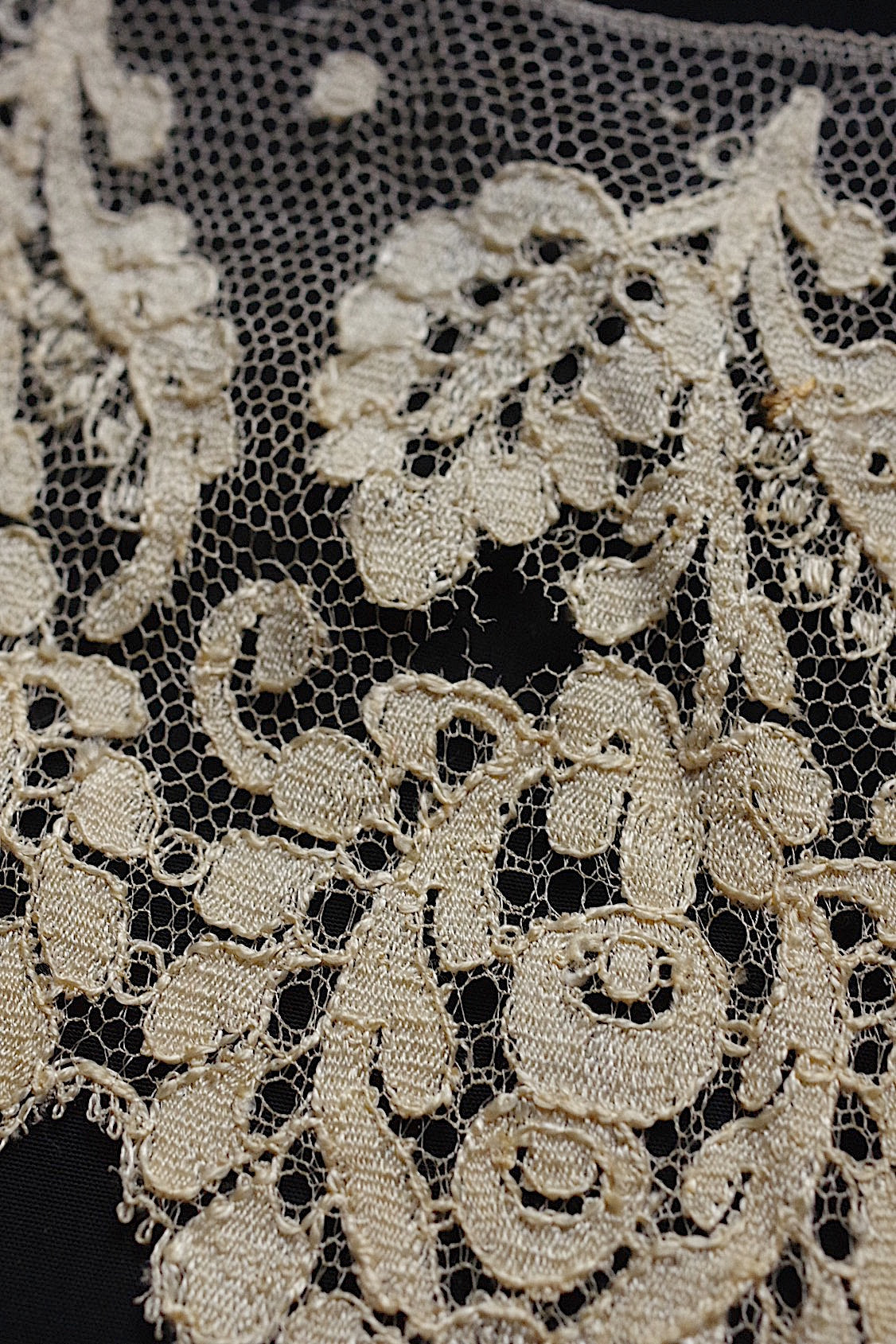 dentelle antique アンティークレース ブロンド 2本