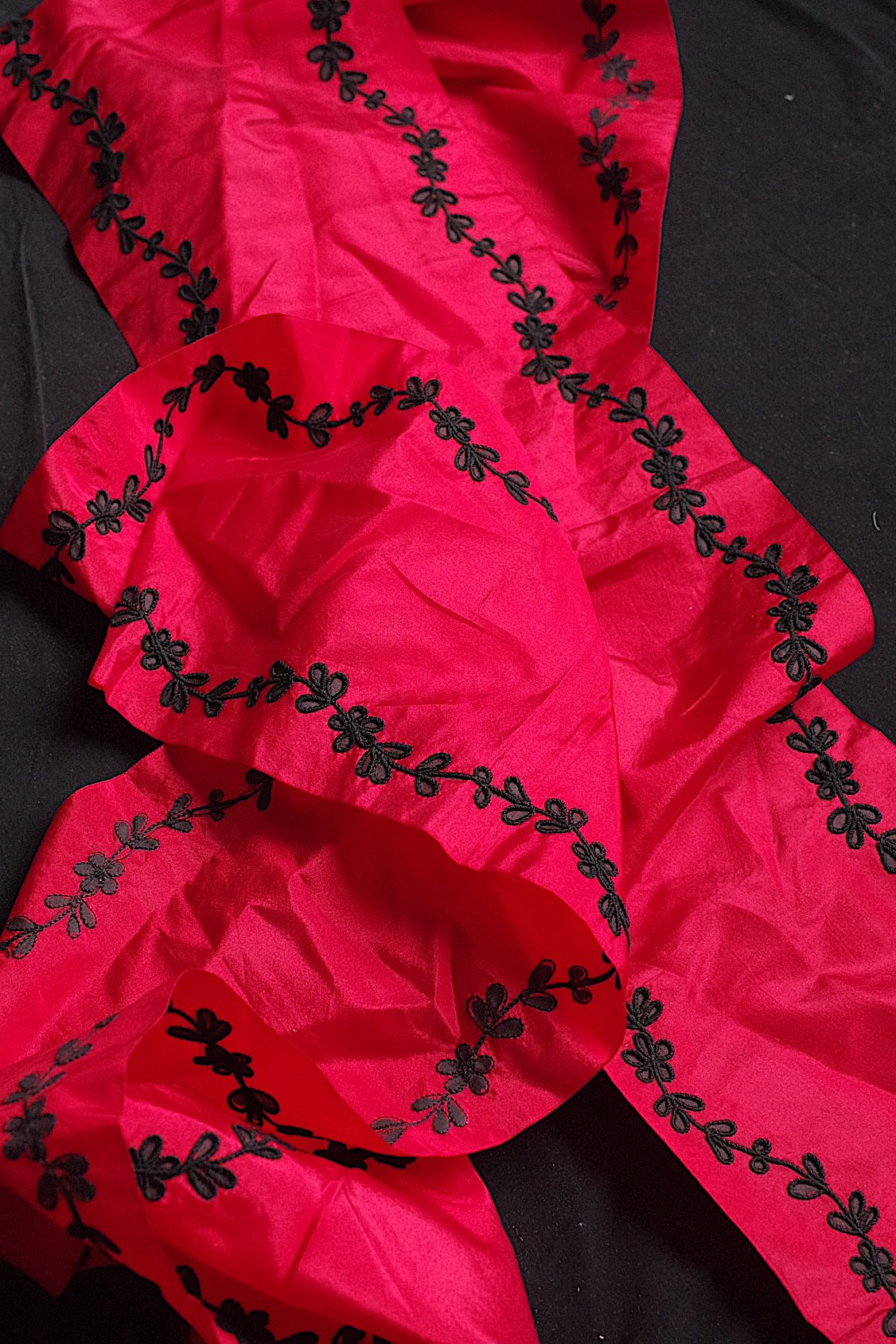 dentelle antique アンティーク刺繍 ハギレ  lot2 .FR a l'epoque