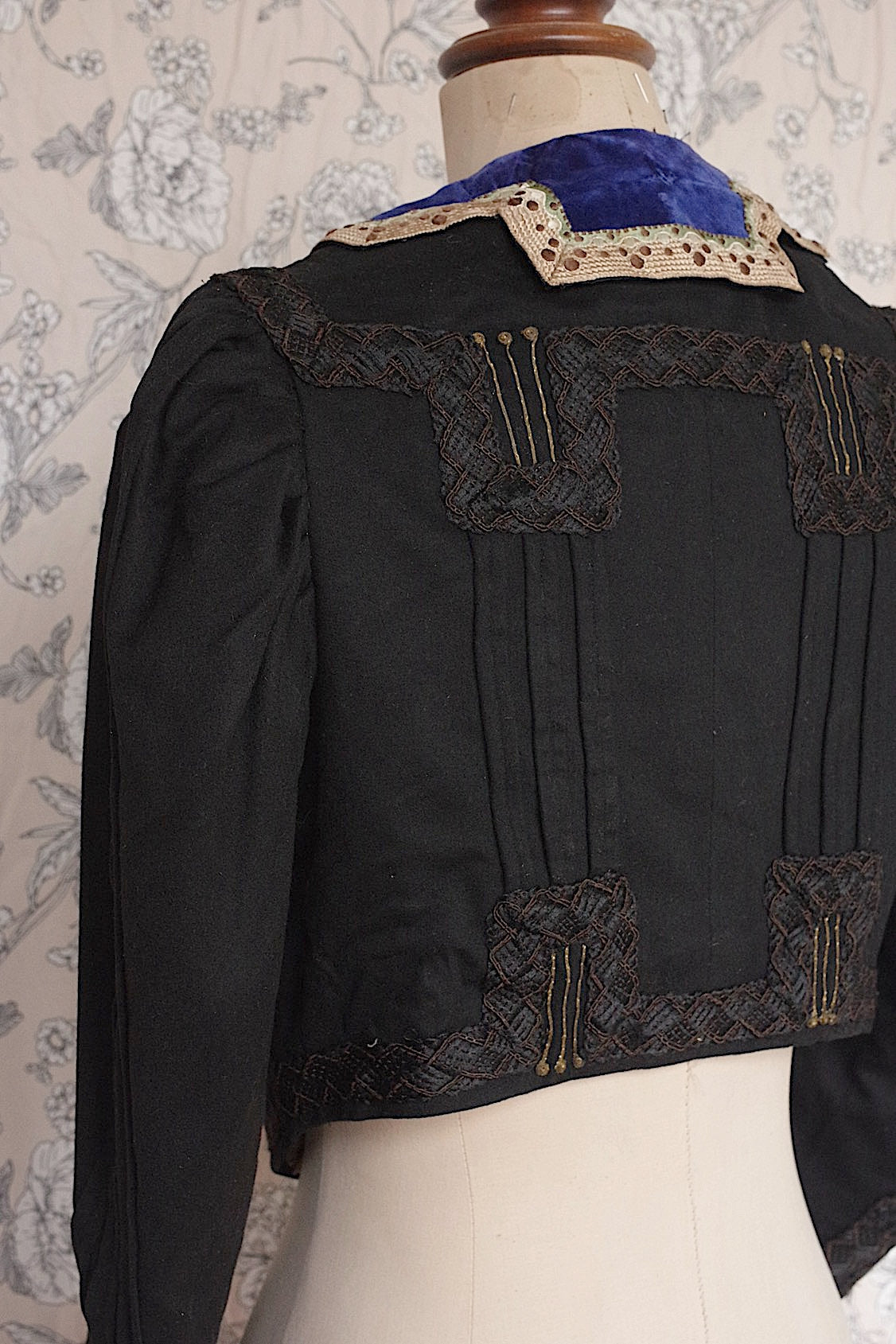 アンティークボレロジャケット vêtement antique   .FR a l'epoque