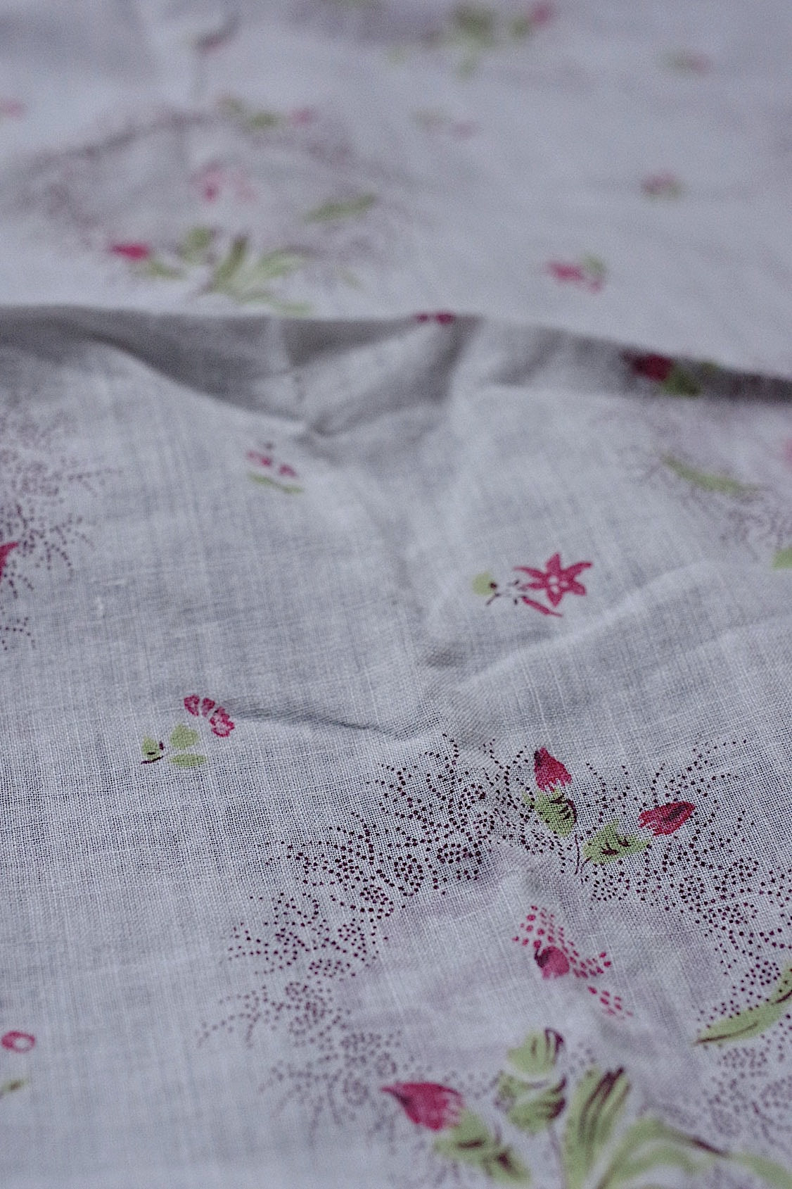 アンティーク生地 antique tissu アンティーク小花がら生地 .FR a l'epoque