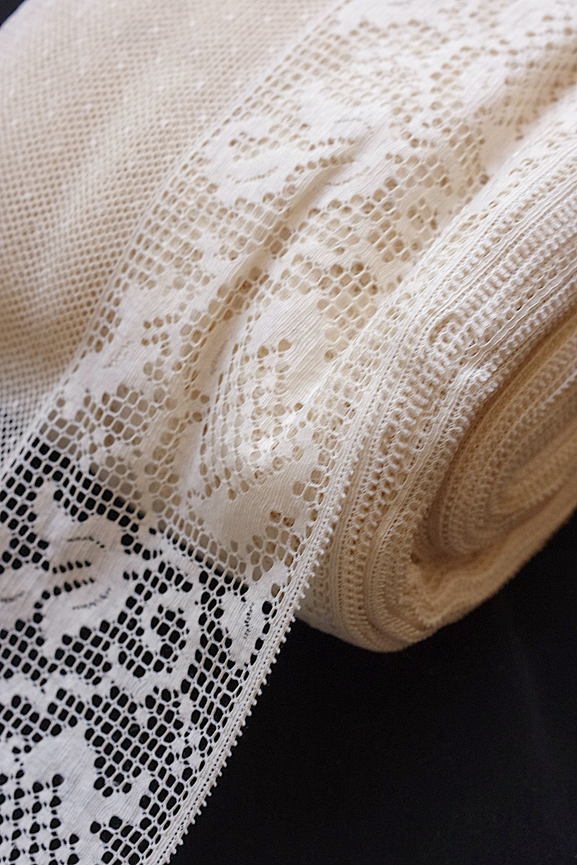 アンティークレース dentelle antique アンティークレース par 3m .FR a l'epoque