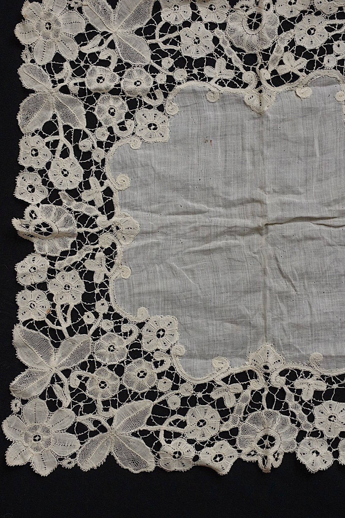 アンティークレース dentelle antique アンティークハンカチ2つ 素材用 .FR a l'epoque
