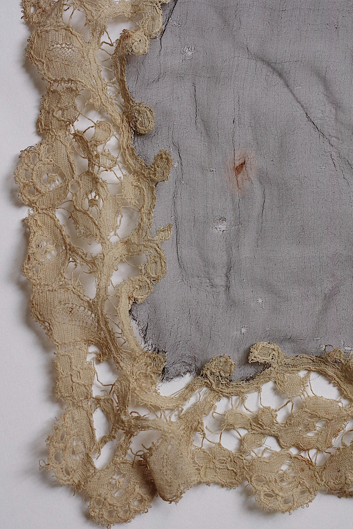 アンティークレース dentelle antique アンティークハンカチ2つ 素材用 .FR a l'epoque