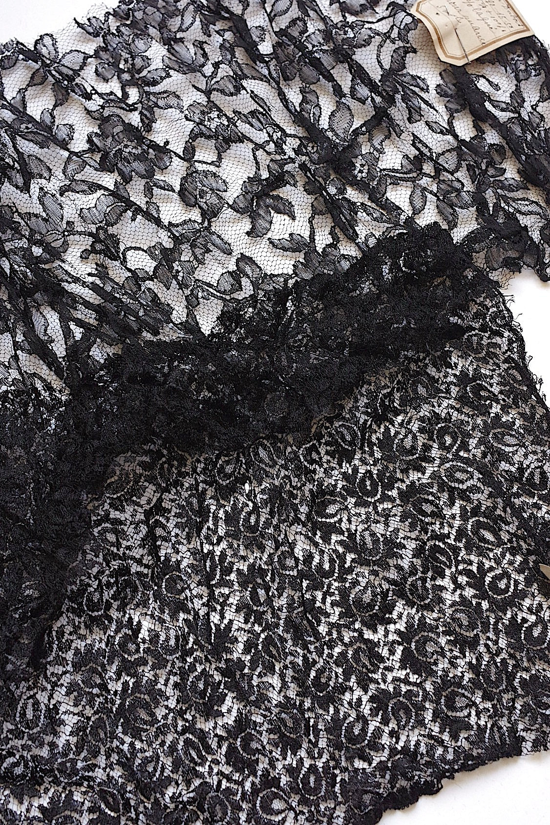 アンティークレースdentelle antique アンティークレース クロ サンプルハギレ .FR a l'epoque