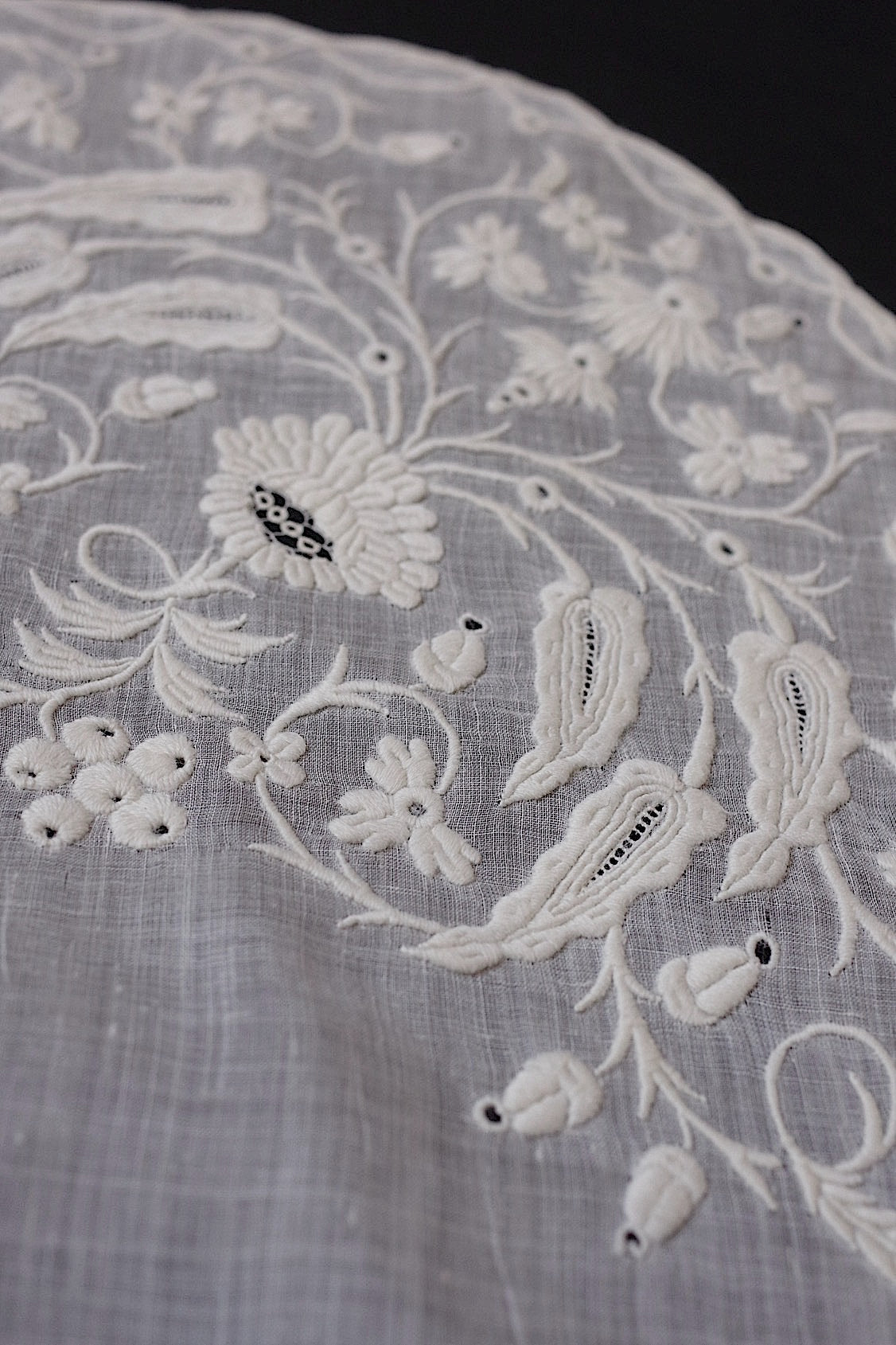 アンティークレースdentelle antique アンティーク刺繍ハンカチ 2 .FR a l'epoque