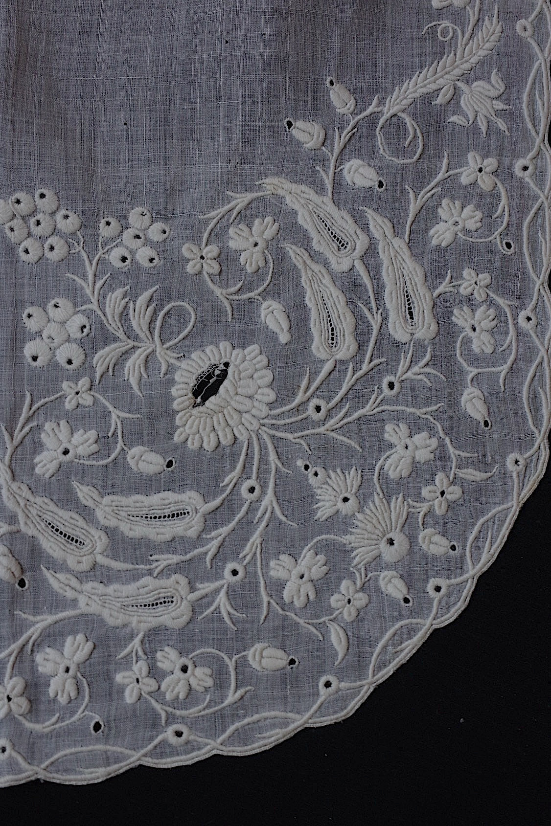 アンティークレースdentelle antique アンティーク刺繍ハンカチ 2 .FR a l'epoque