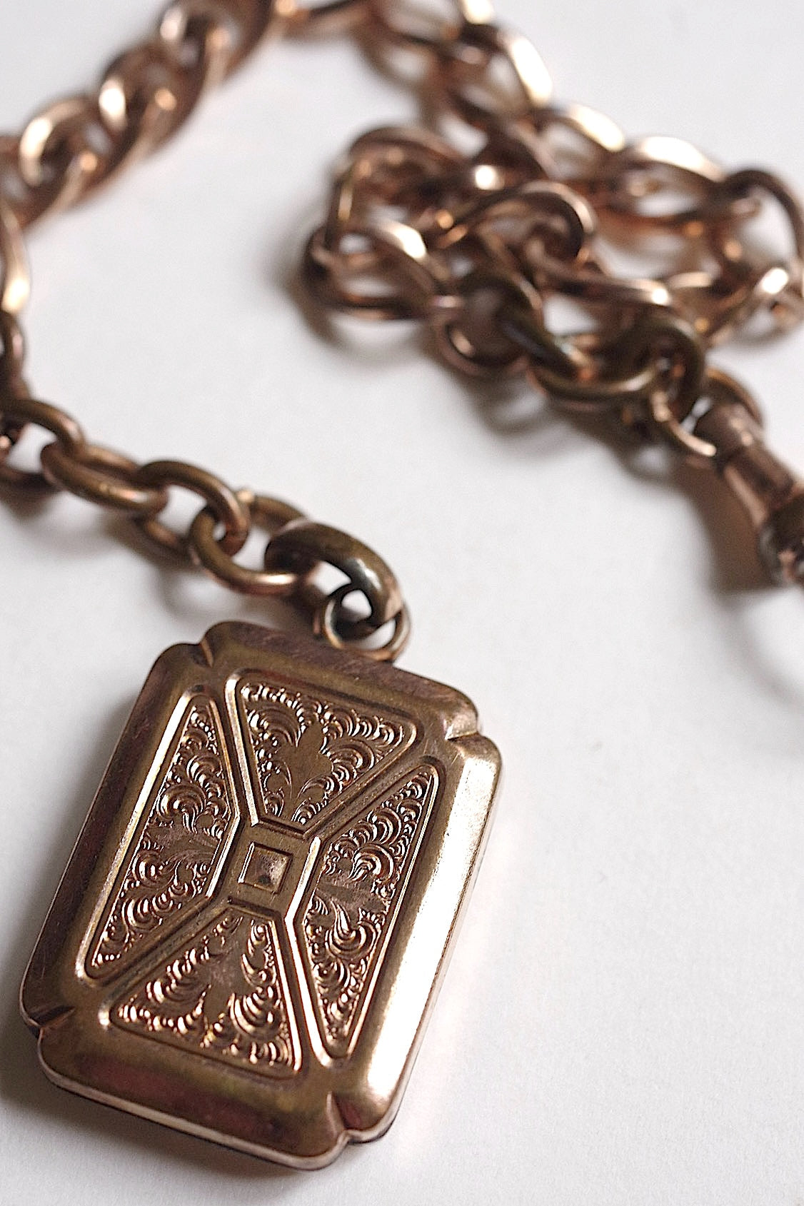 アンティークチェーン chain antique アンティークチェーン1 .FR a l'epoque