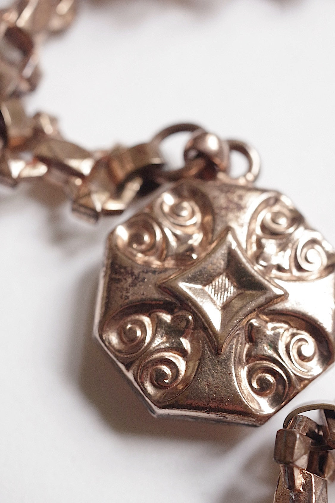 アンティークチェーン chain antique アンティークチェーン2 .FR a l'epoque