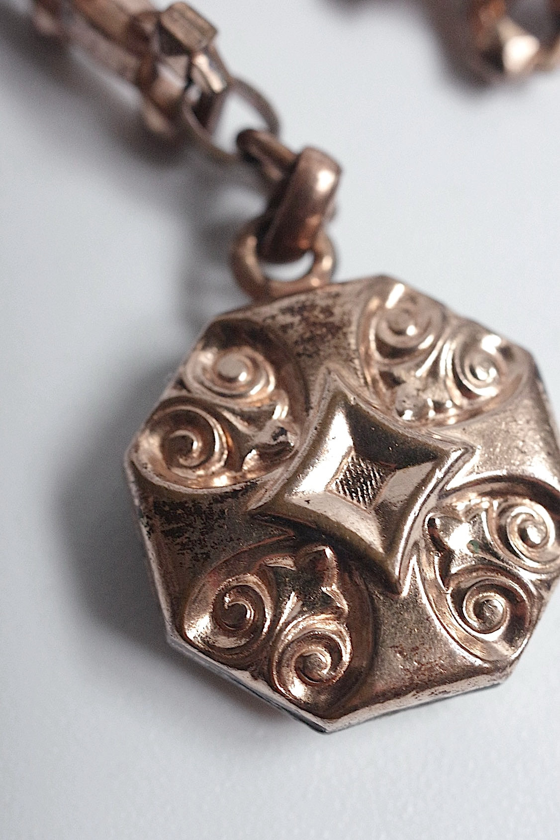 アンティークチェーン chain antique アンティークチェーン2 .FR a l'epoque