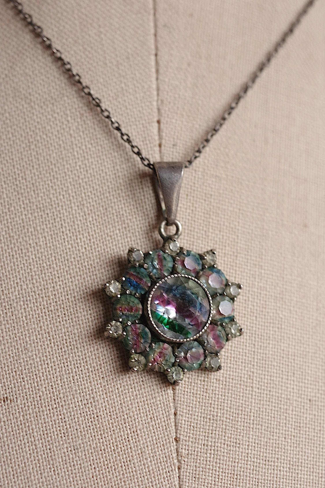 アンティークペンダント collier antique アンティークペンダント .FR a l'epoque