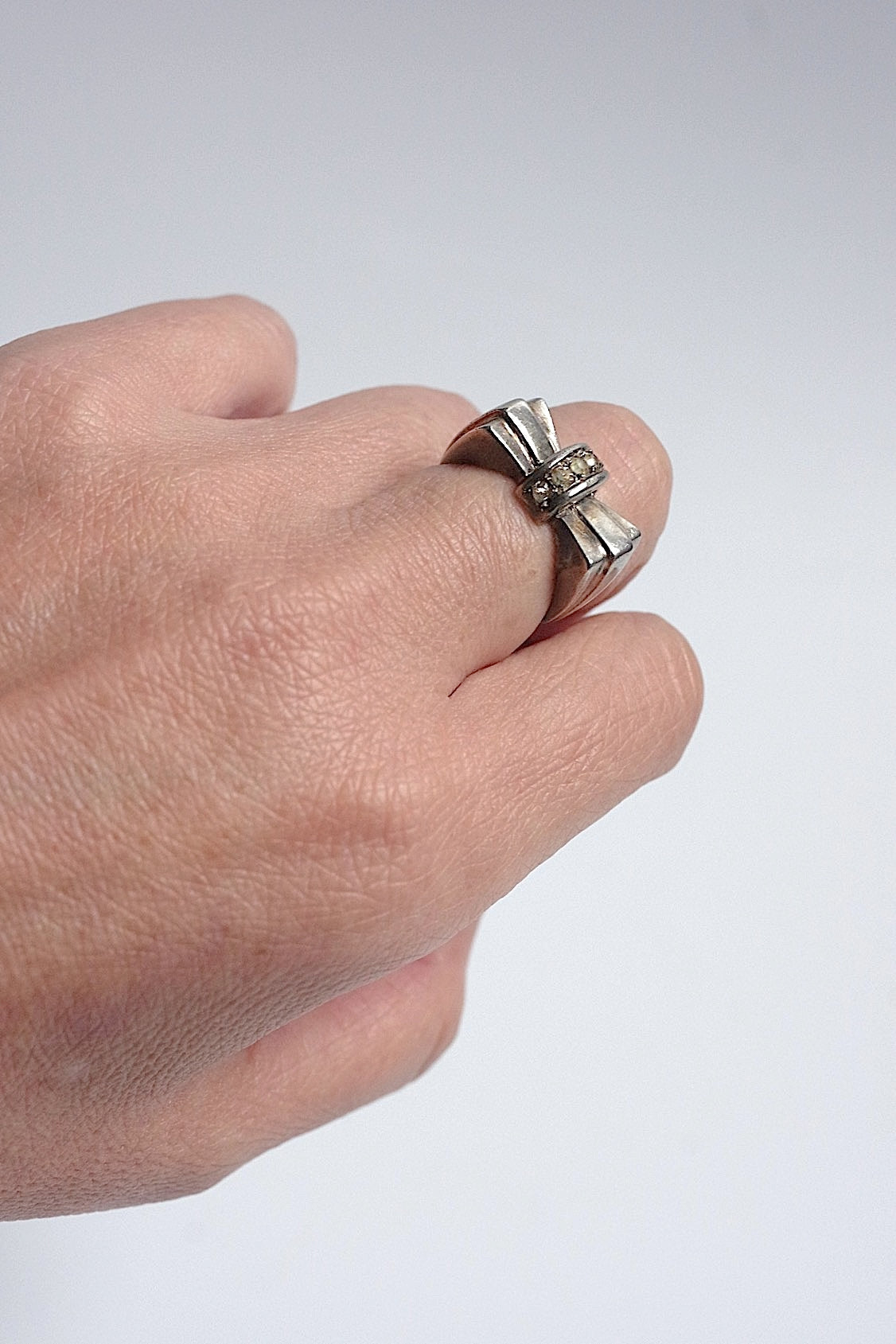 アンティークリング bague antique アンティークリングリボン .FR a l'epoque