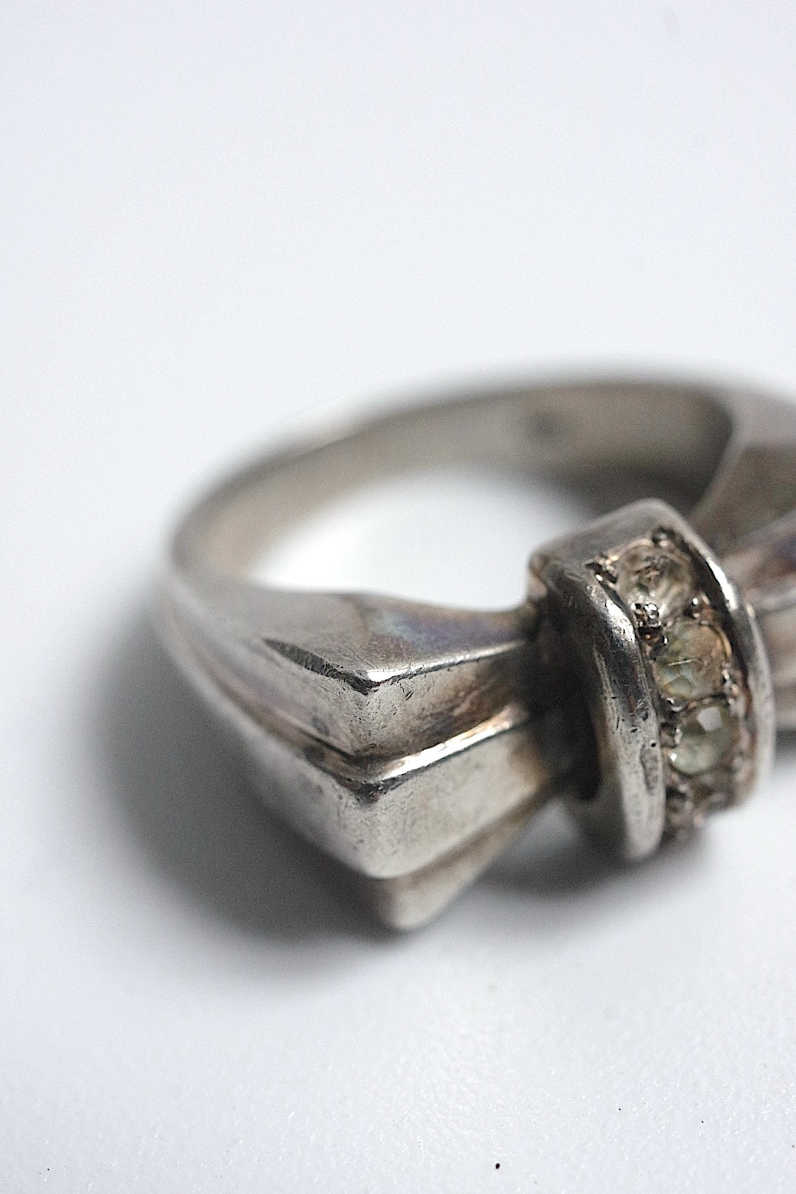 アンティークリング bague antique アンティークリングリボン .FR a l'epoque