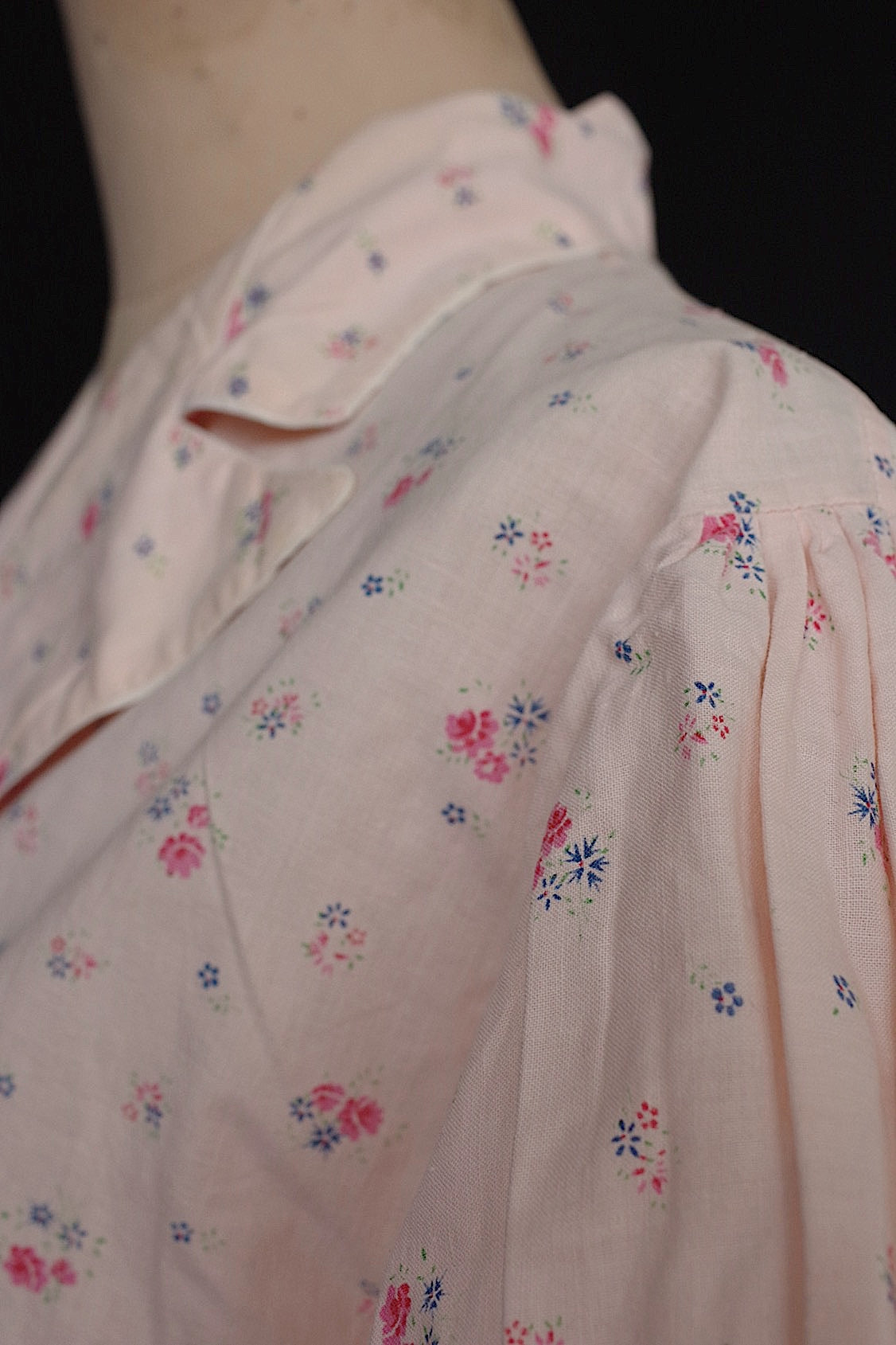 ヴィンテージ古着 vêtement vintage ヴィンテージ花柄ブラウス .FR a l'epoque