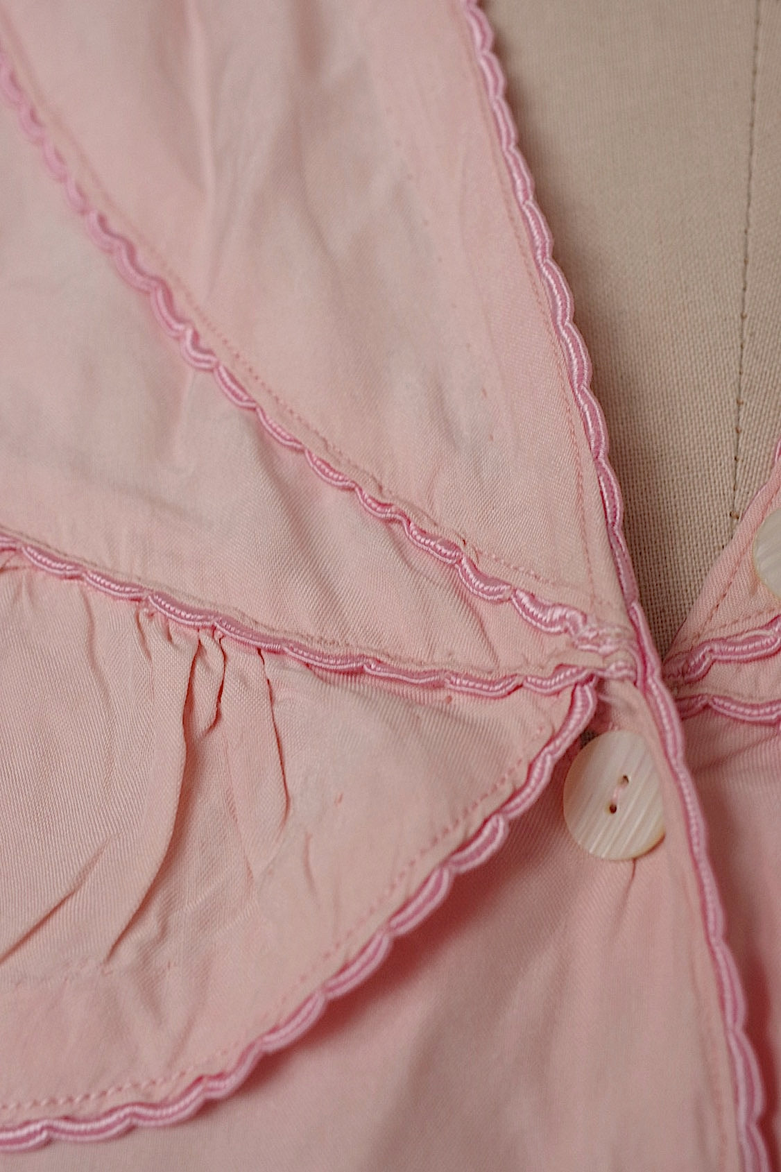 ヴィンテージ古着 vêtement vintage ヴィンテージワンピース サーモンピンク .FR a l'epoque