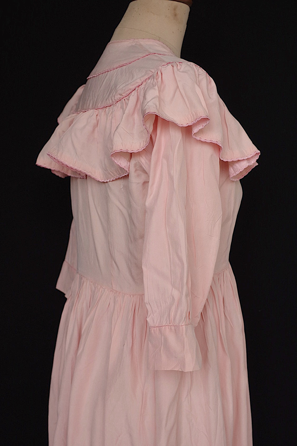 ヴィンテージ古着 vêtement vintage ヴィンテージワンピース サーモンピンク .FR a l'epoque