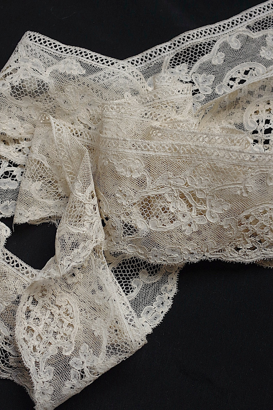 アンティークレース