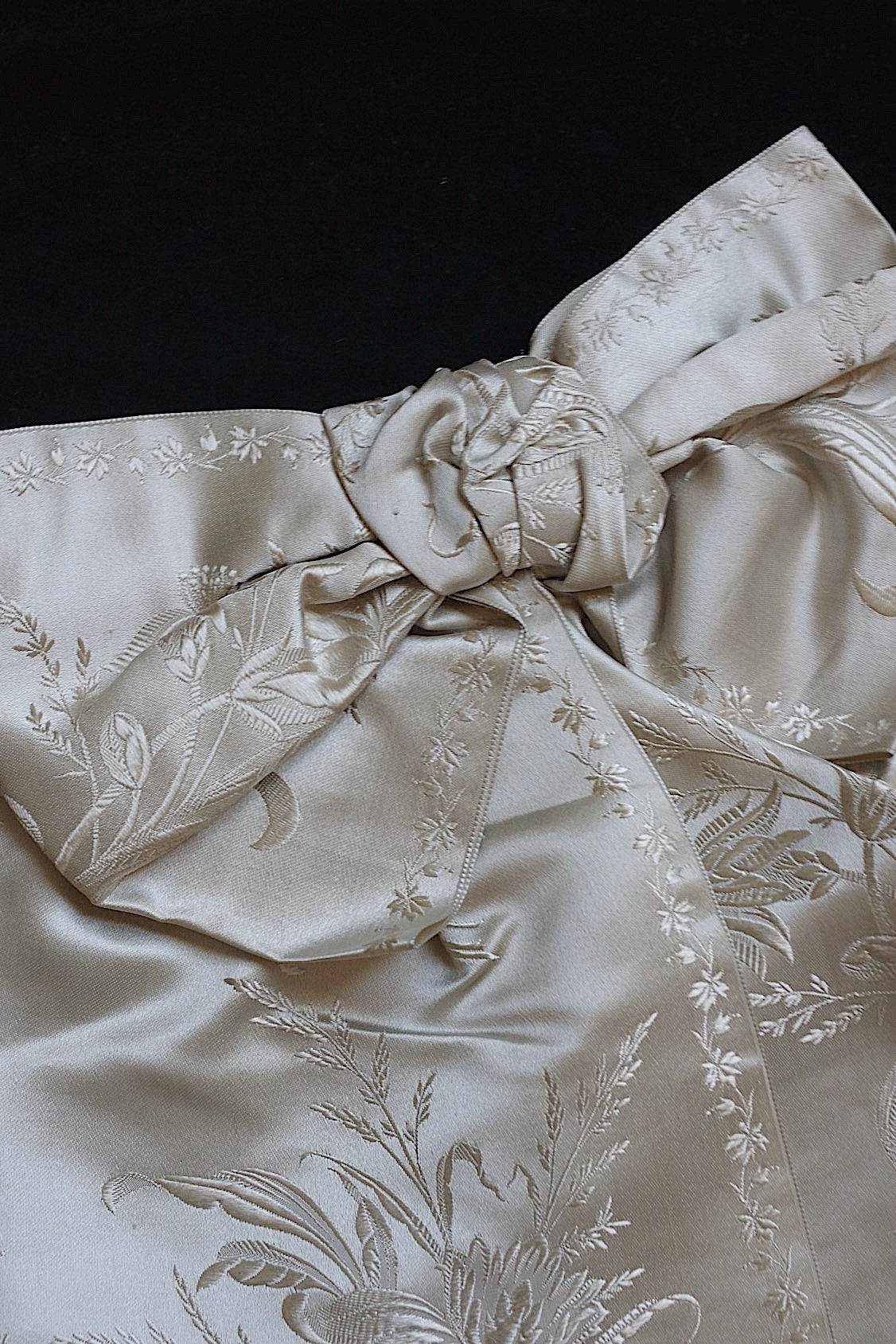 アンティークリボン nouée antique アンティークリボン .FR a l'epoque