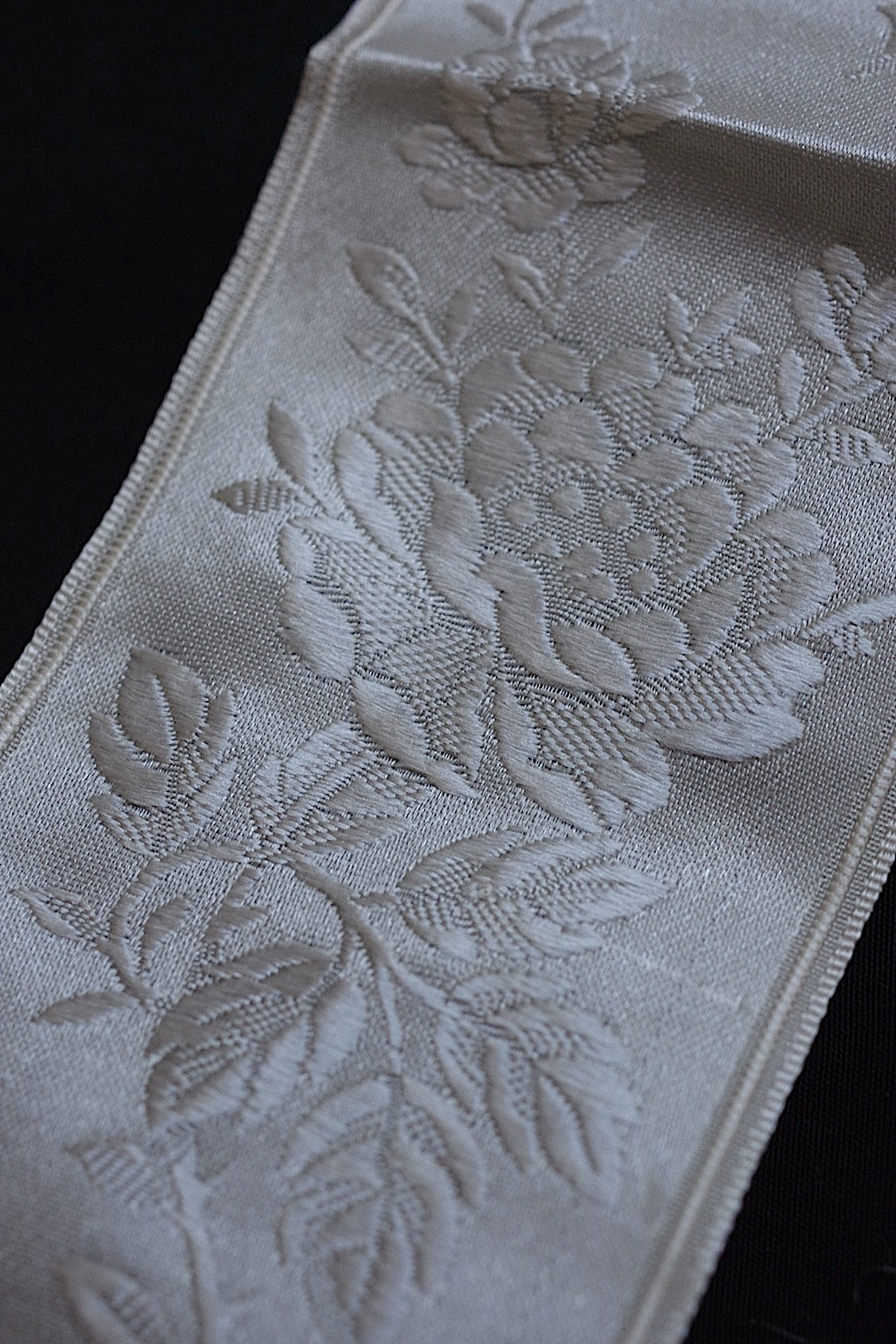 アンティークリボン nouée antique アンティークリボン .FR a l'epoque