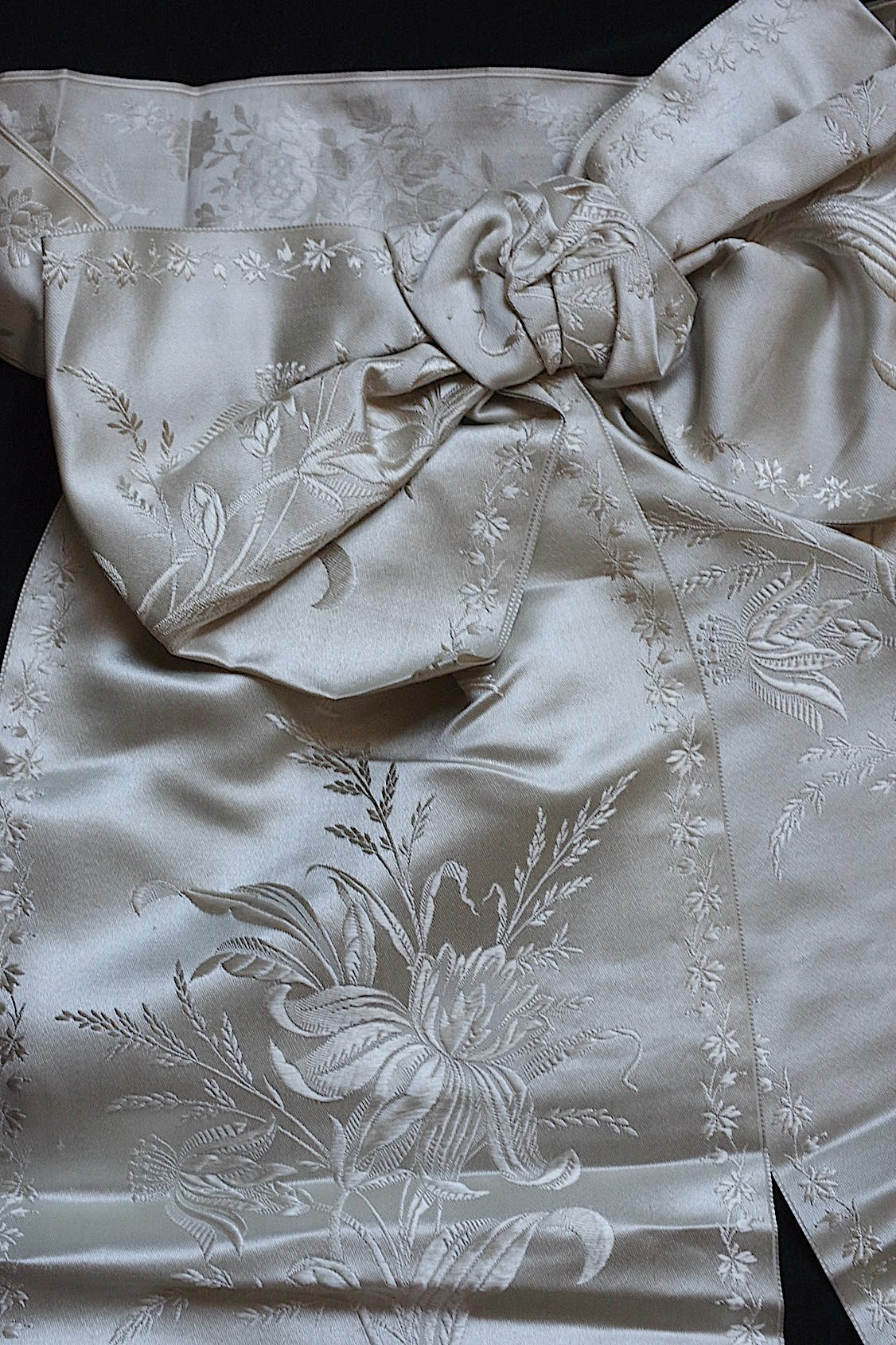 アンティークリボン nouée antique アンティークリボン .FR a l'epoque