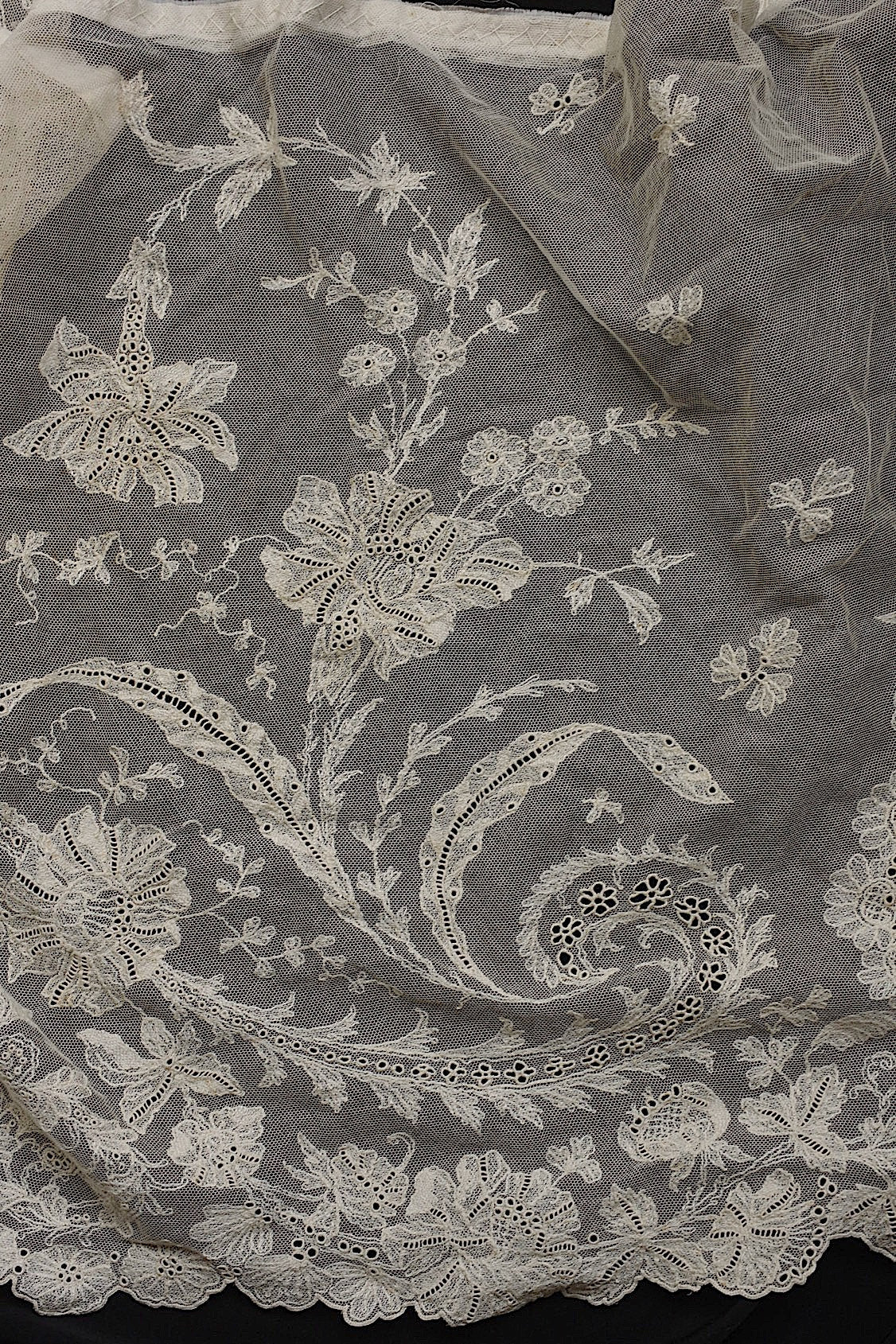 アンティークレース dentelle  antique アンティークレース bas d'aube .FR a l'epoque