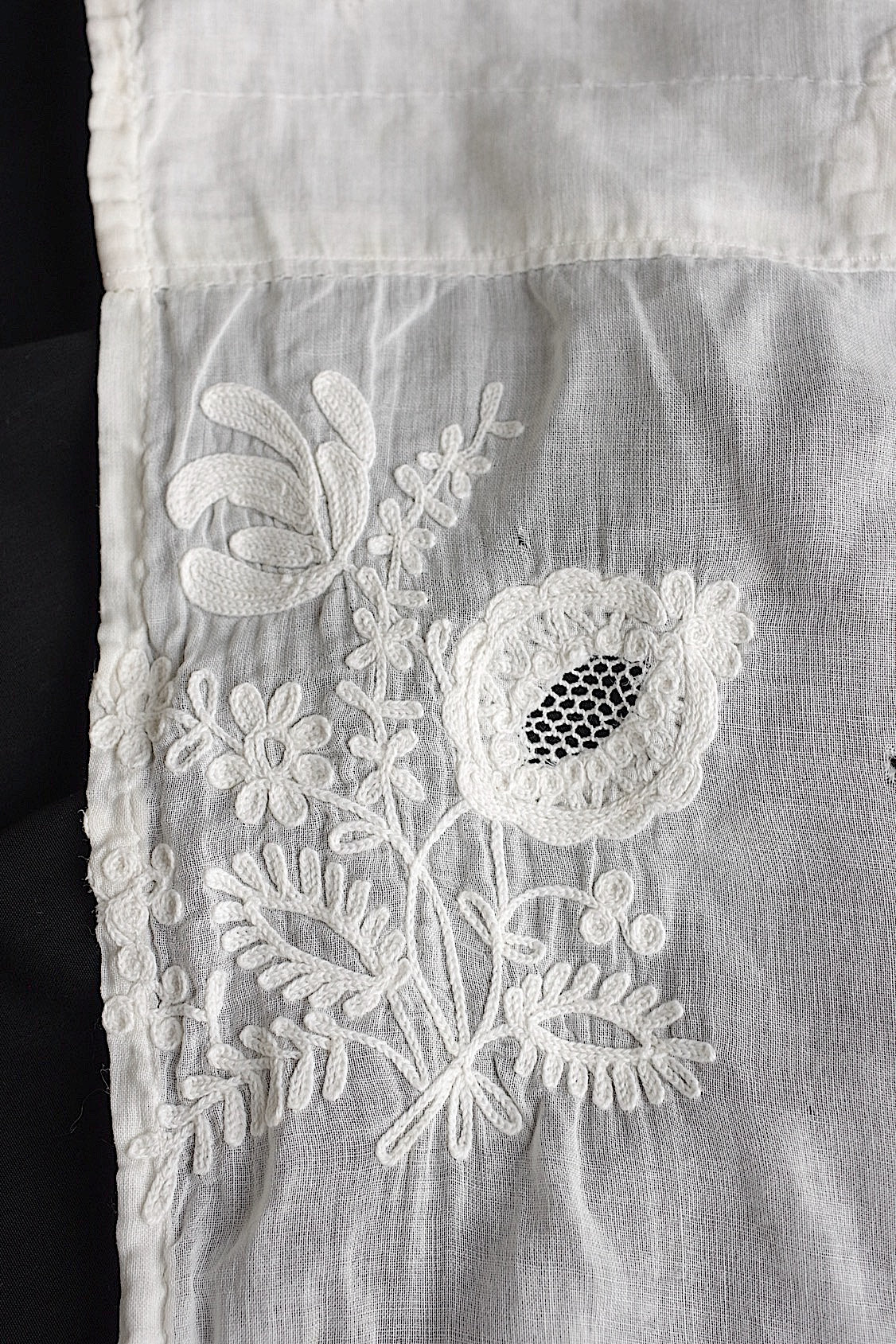 アンティークカーテン antique linge de maison   .FR a l'epoque