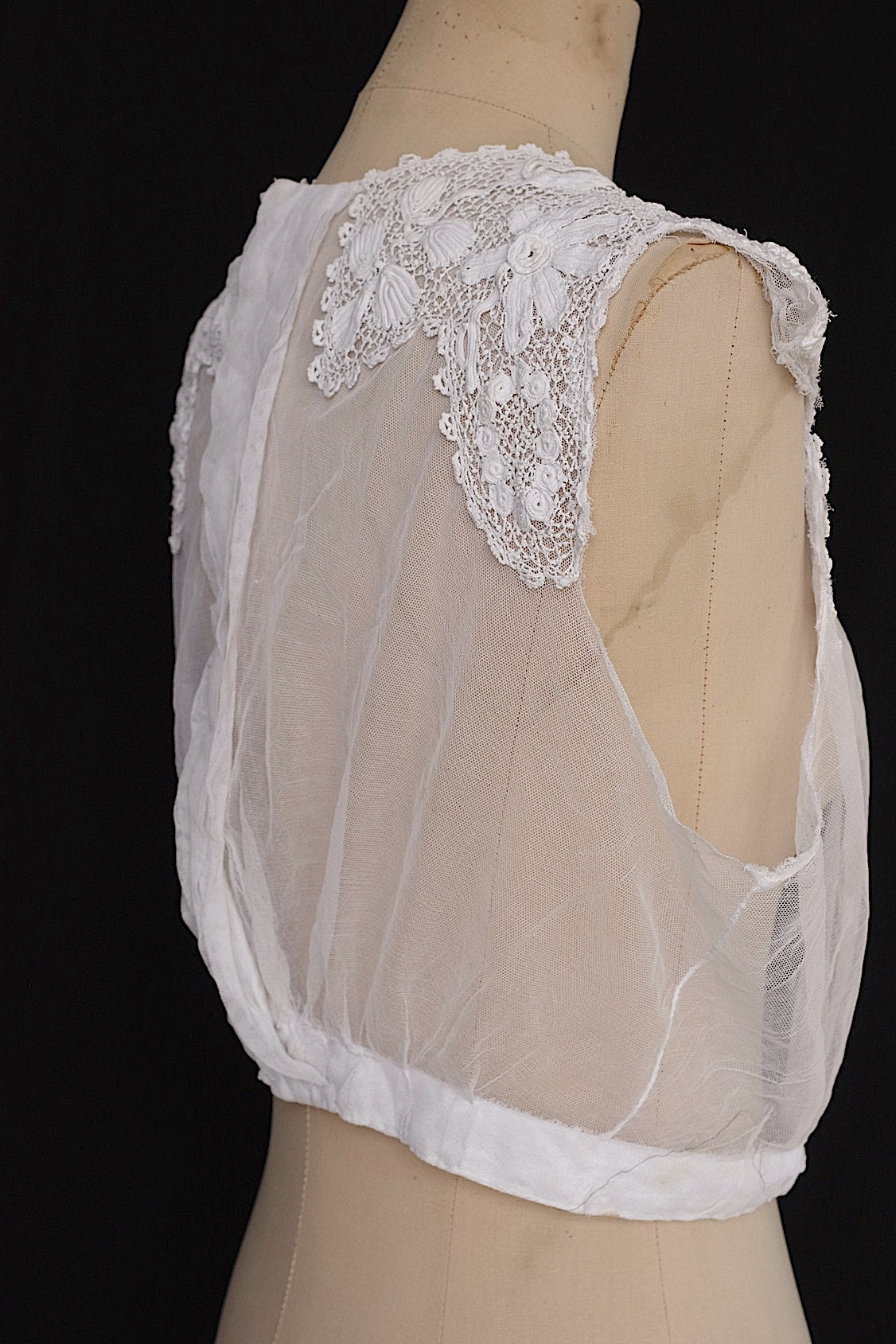 アンティーク古着 vêtement antique アンティークレースtop .FR a l'epoque