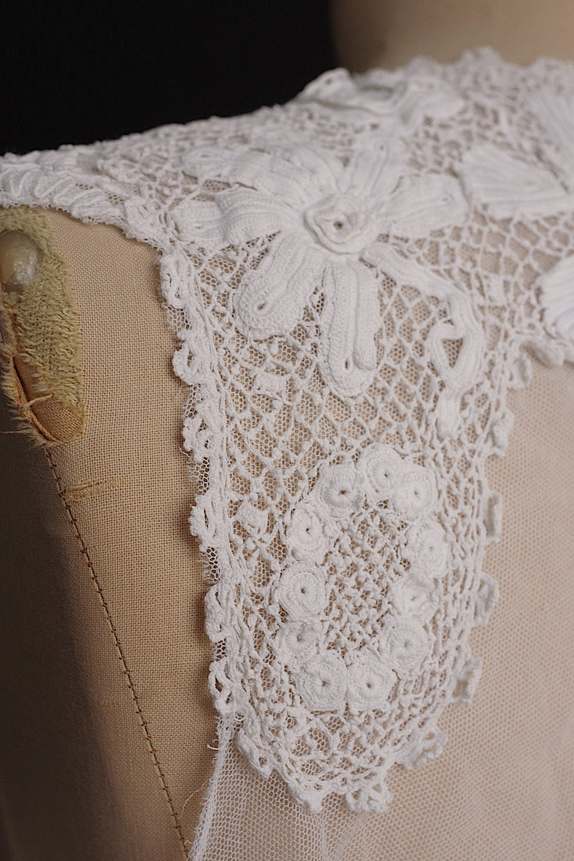 アンティーク古着 vêtement antique アンティークレースtop .FR a l'epoque