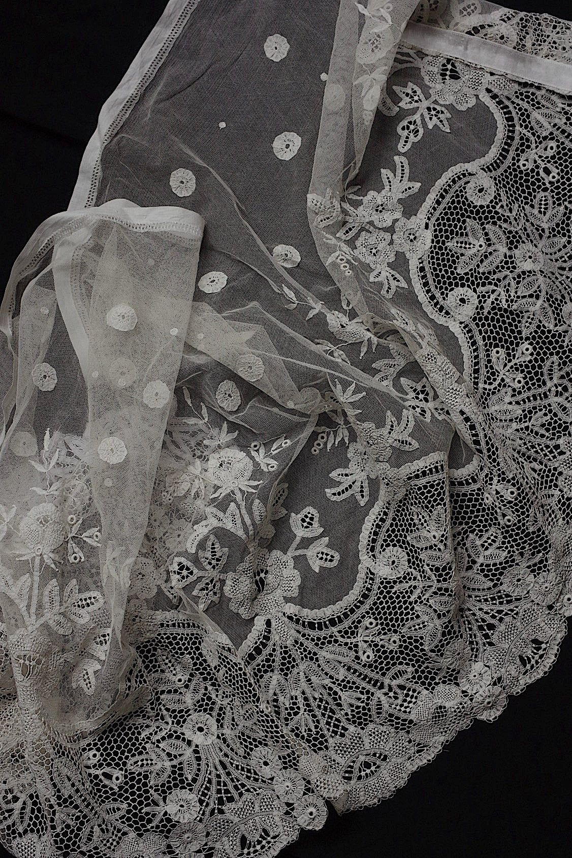 アンティークレース