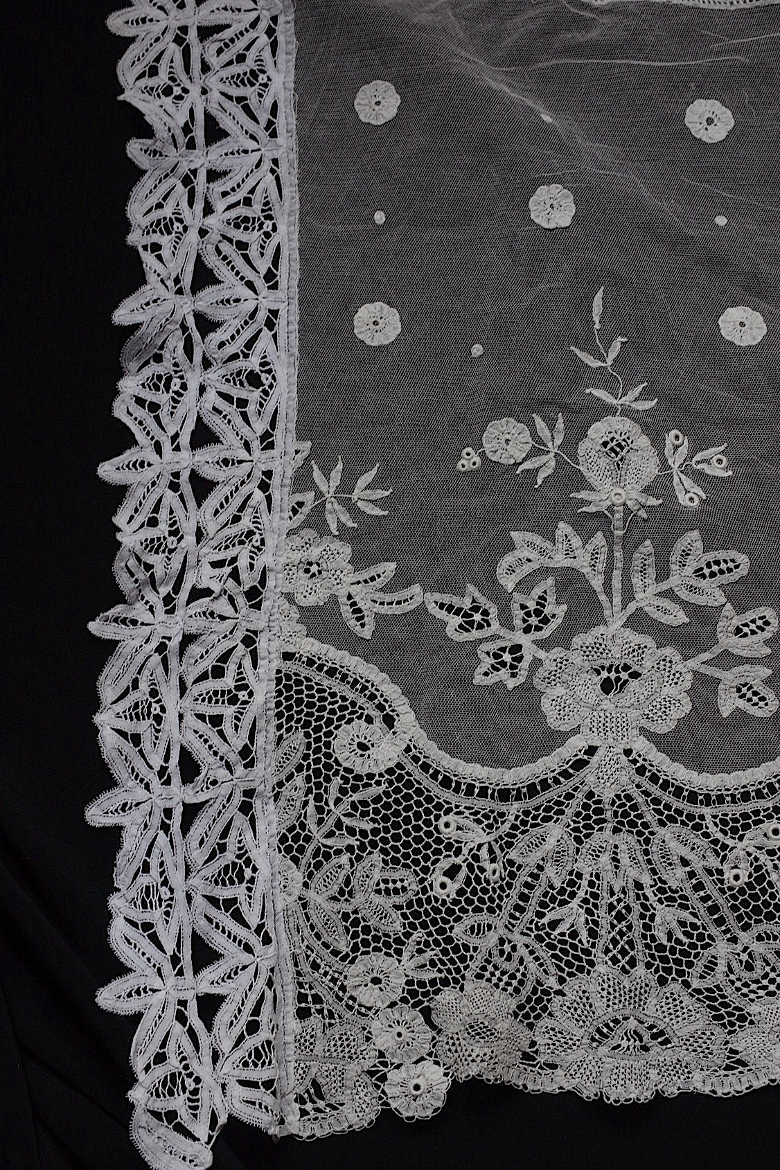 アンティークレース dentelle  antique アンティークレース bas d'aube 1 .FR a l'epoque