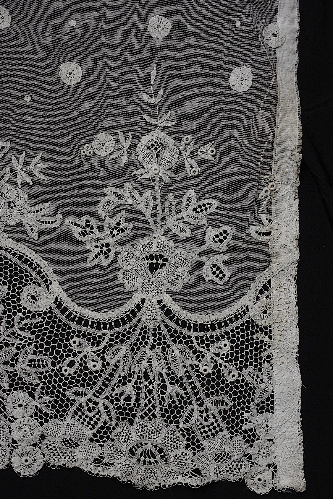 アンティークレース dentelle  antique アンティークレース bas d'aube 1 .FR a l'epoque