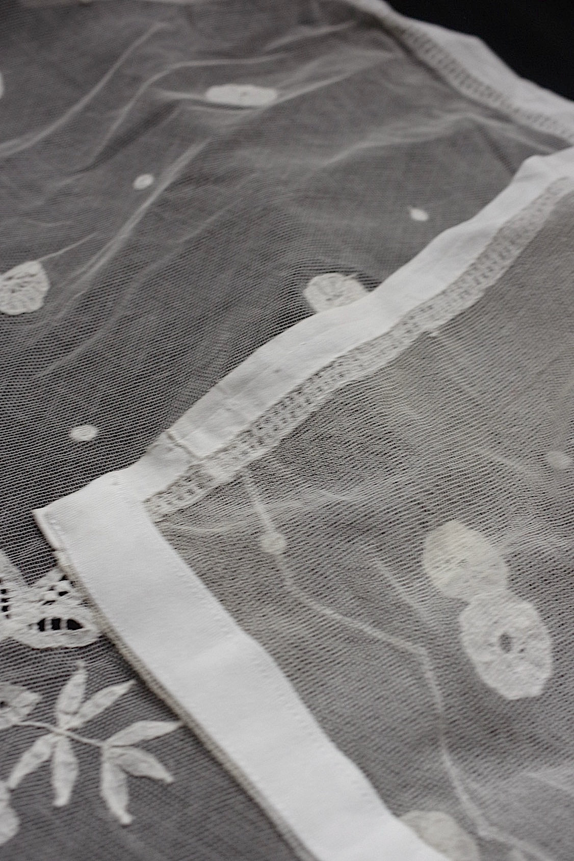 アンティークレース dentelle  antique アンティークレース bas d'aube 1 .FR a l'epoque