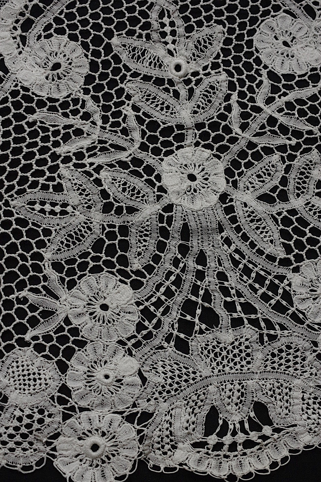 アンティークレース dentelle  antique アンティークレース bas d'aube 1 .FR a l'epoque