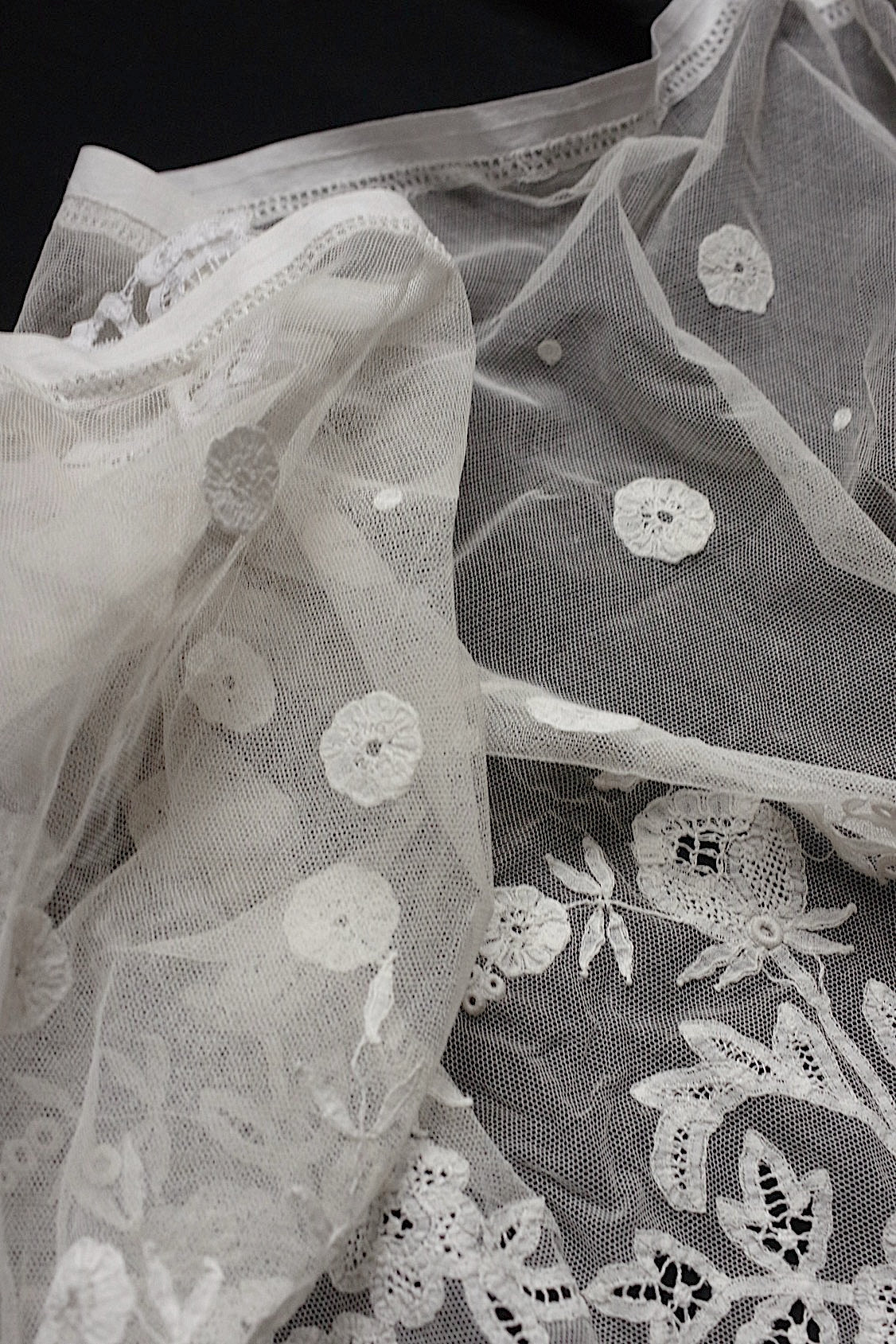 アンティークレース dentelle  antique アンティークレース bas d'aube 1 .FR a l'epoque