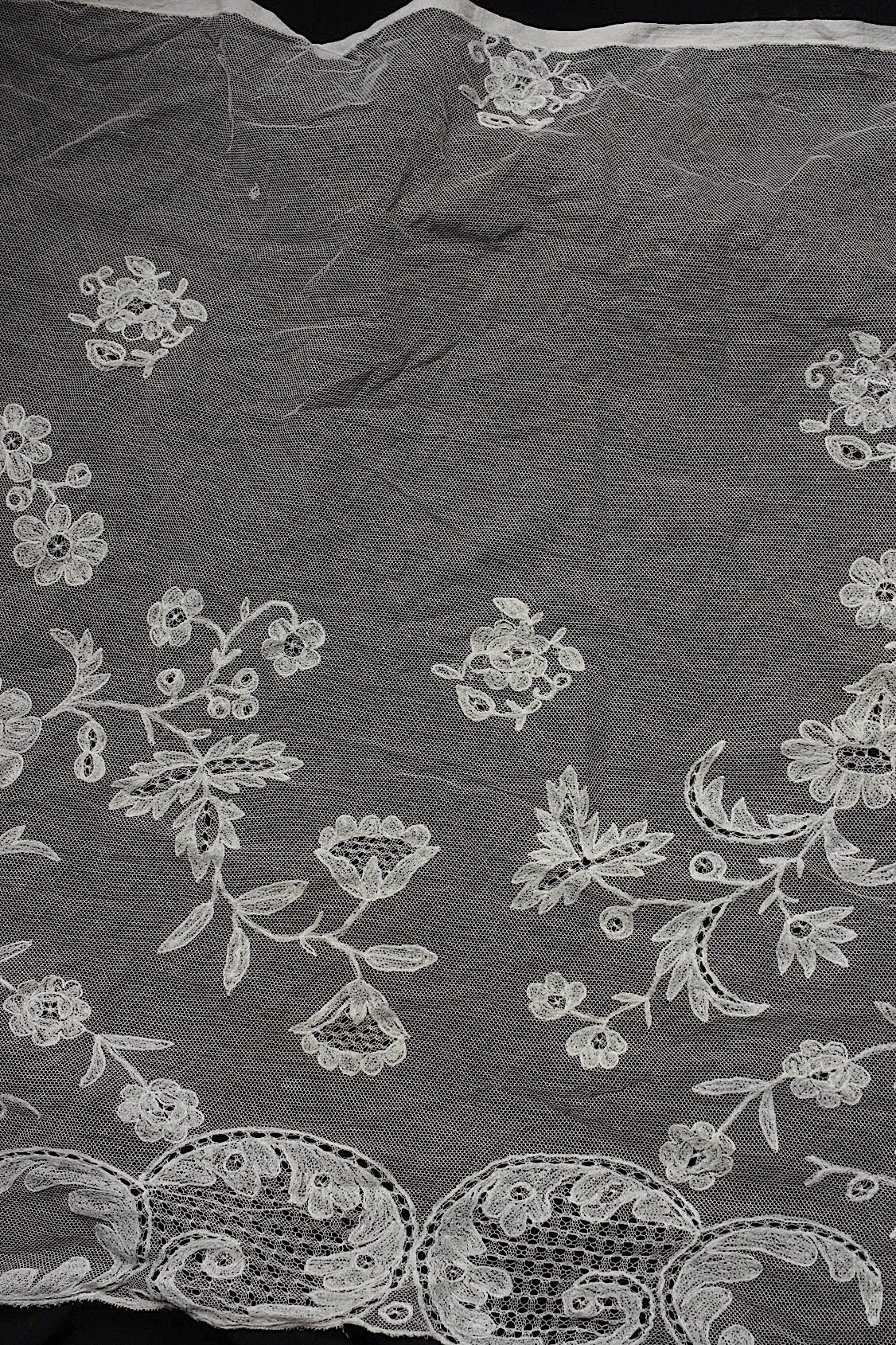 アンティークレース dentelle  antique アンティークレース bas d'aube 3 .FR a l'epoque