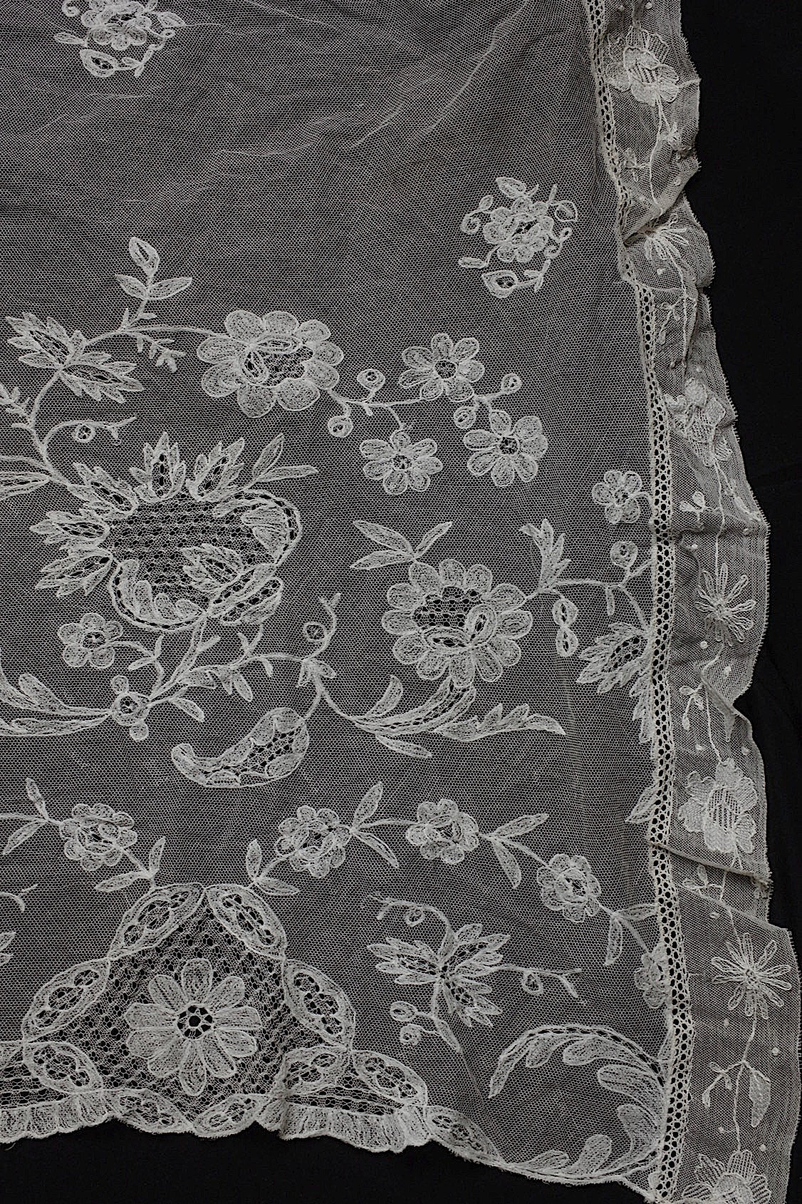 アンティークレース dentelle  antique アンティークレース bas d'aube 3 .FR a l'epoque